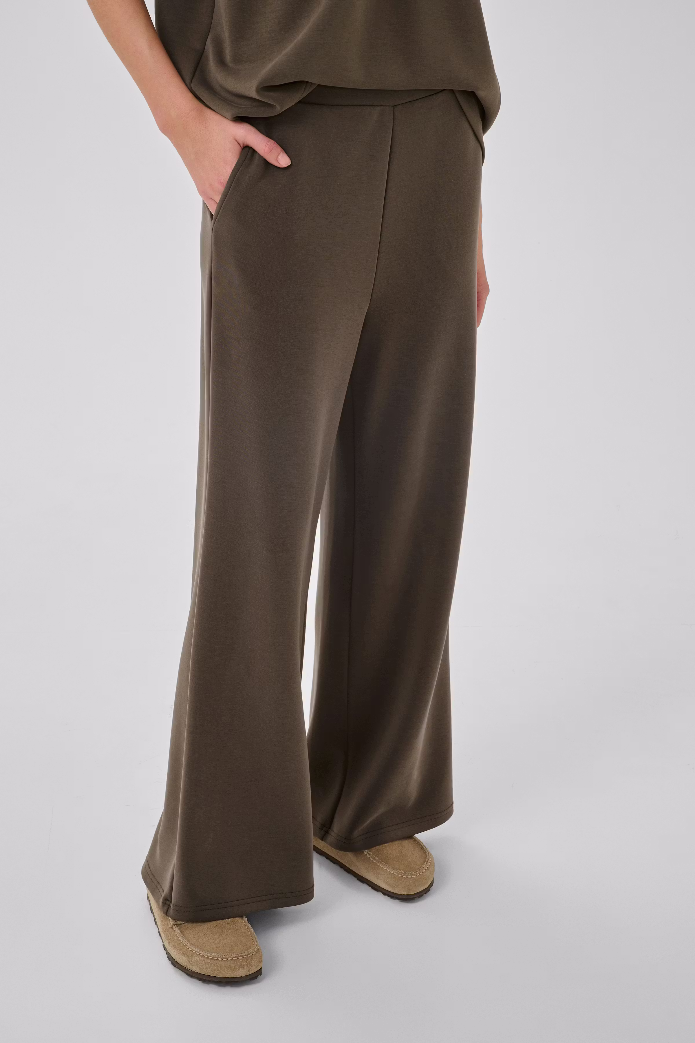MWHelle Broek LOOKBOOK FRONT 10705470-190810