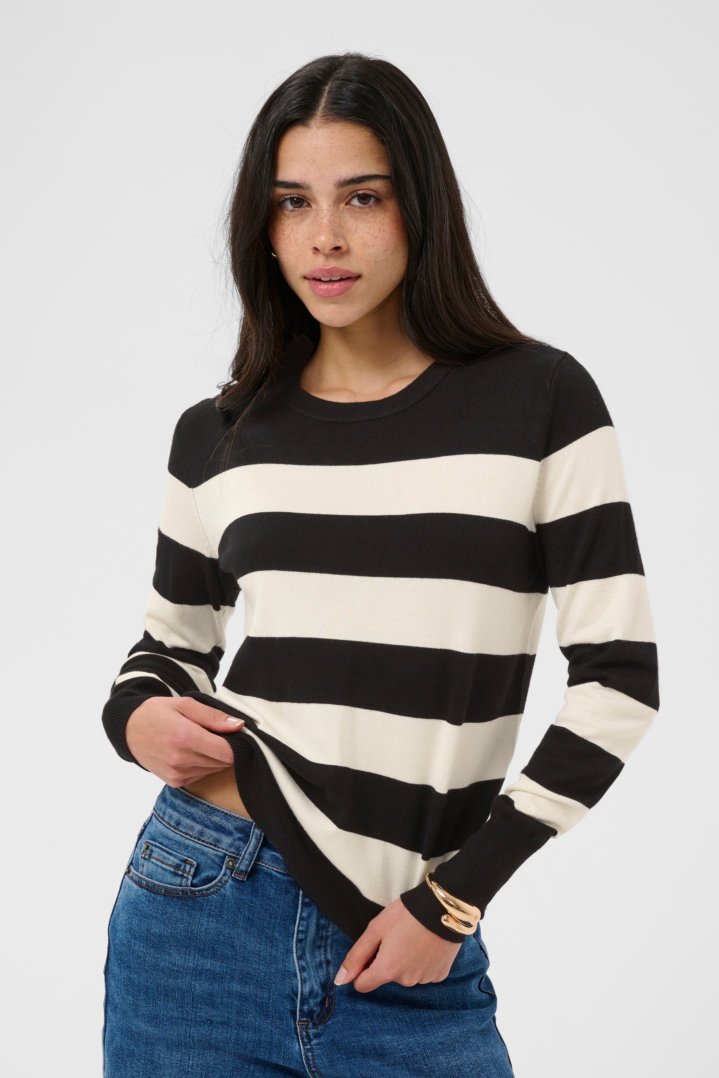 KAlizza Pullover LOOKBOOK FRONT 10509065-106466