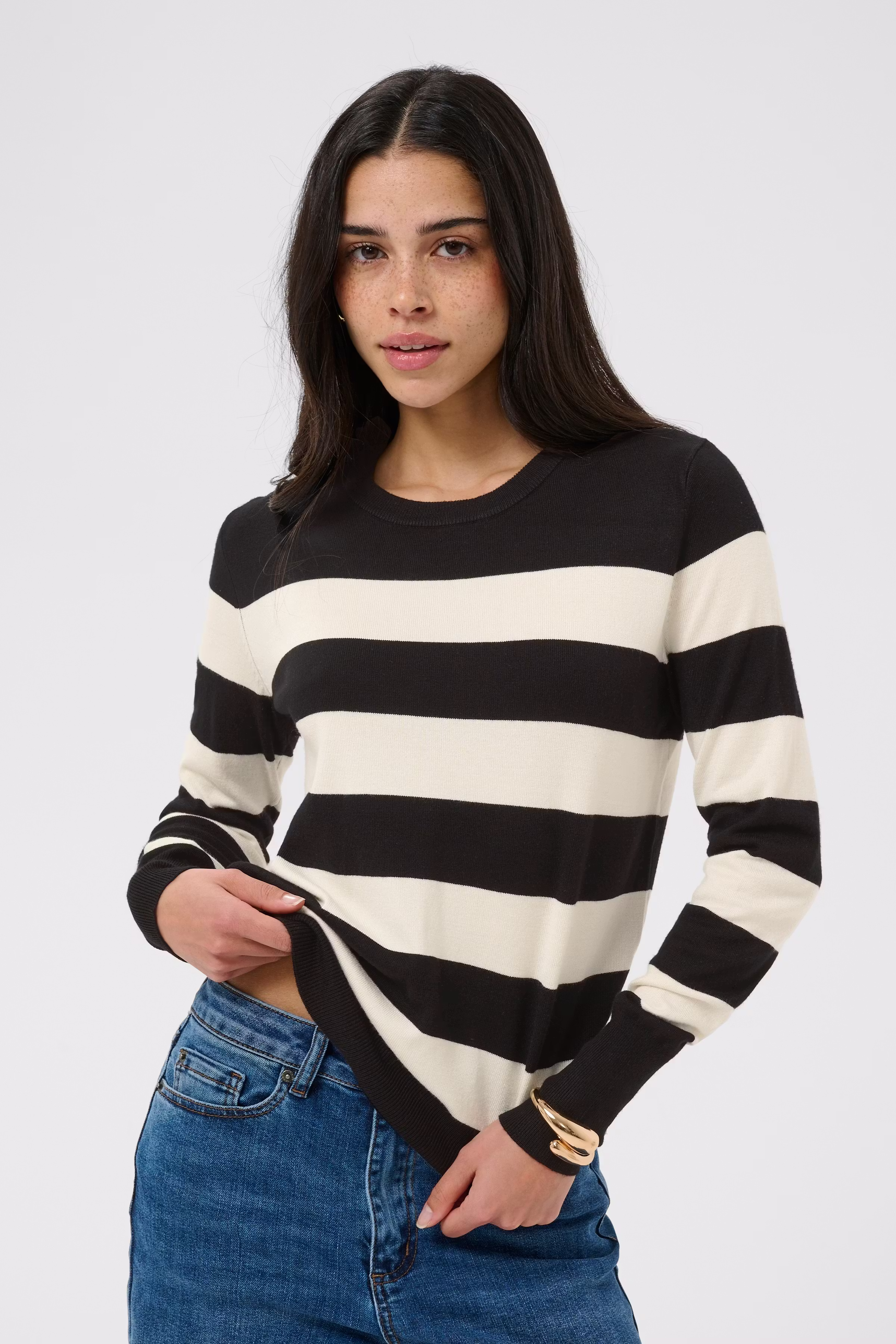 KAlizza Pullover LOOKBOOK FRONT 10509065-106466