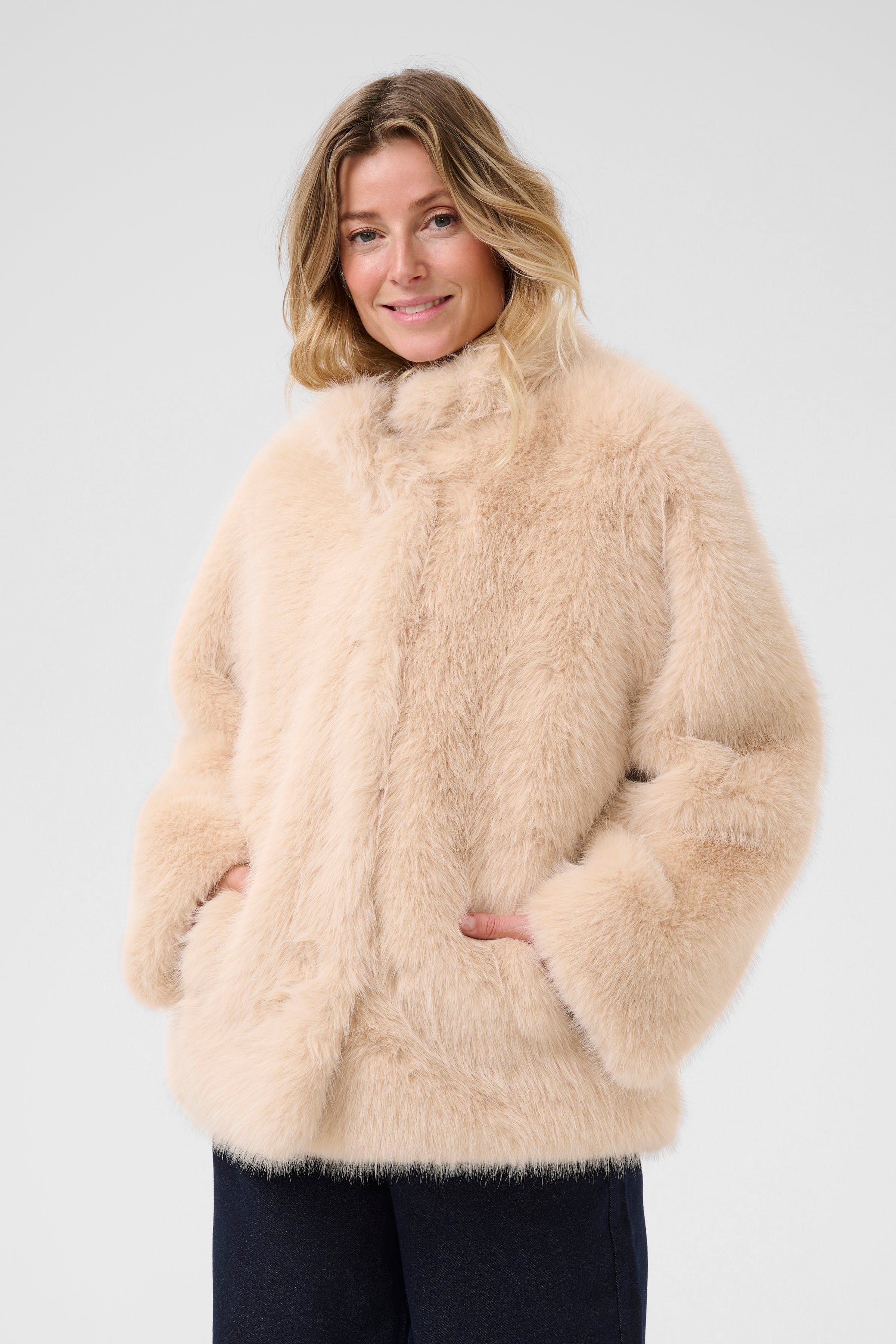 CRFrimia Oberbekleidung LOOKBOOK FRONT 10614013-107902