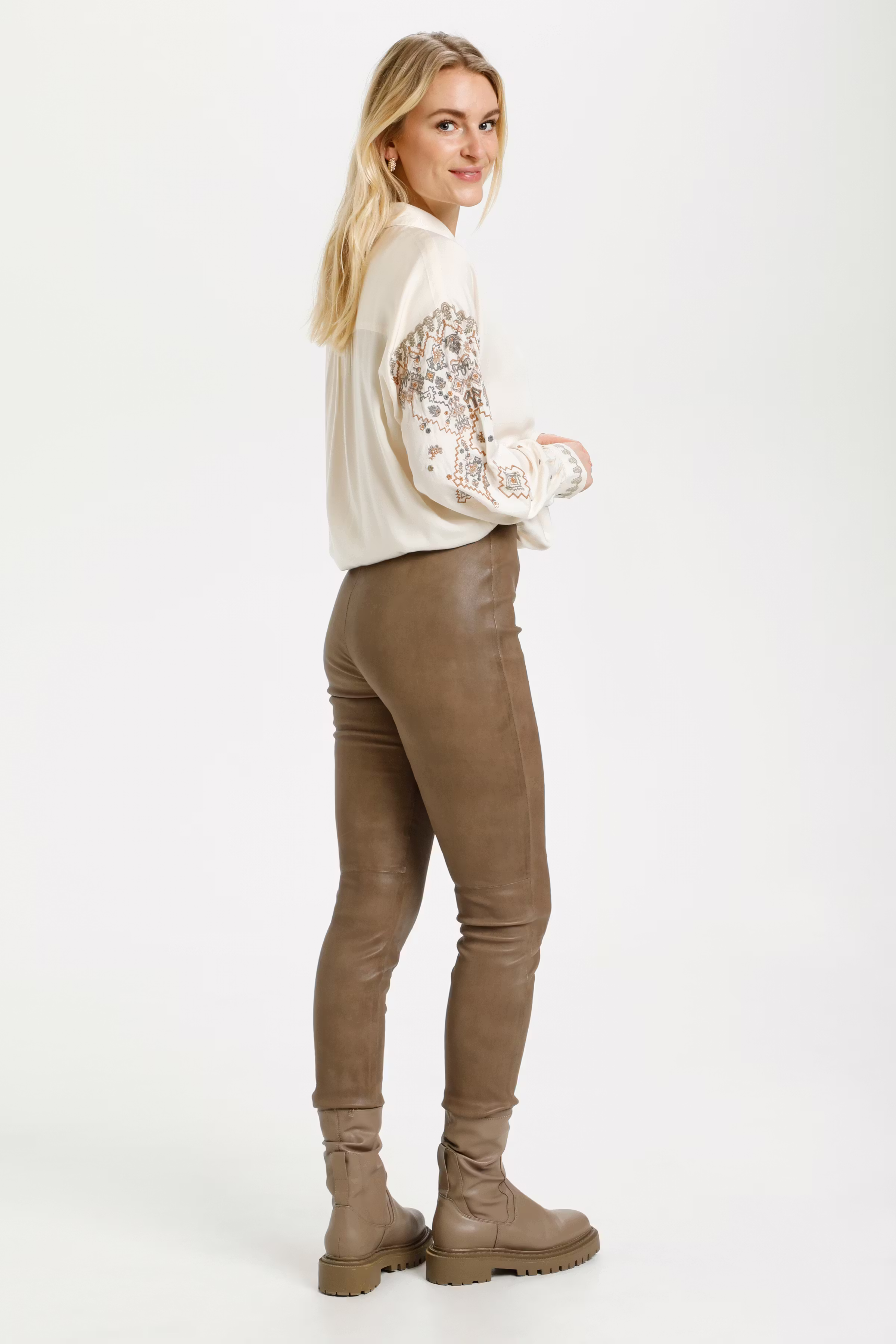 CRLaja Leggings LOOKBOOK BACK 10609103-171410
