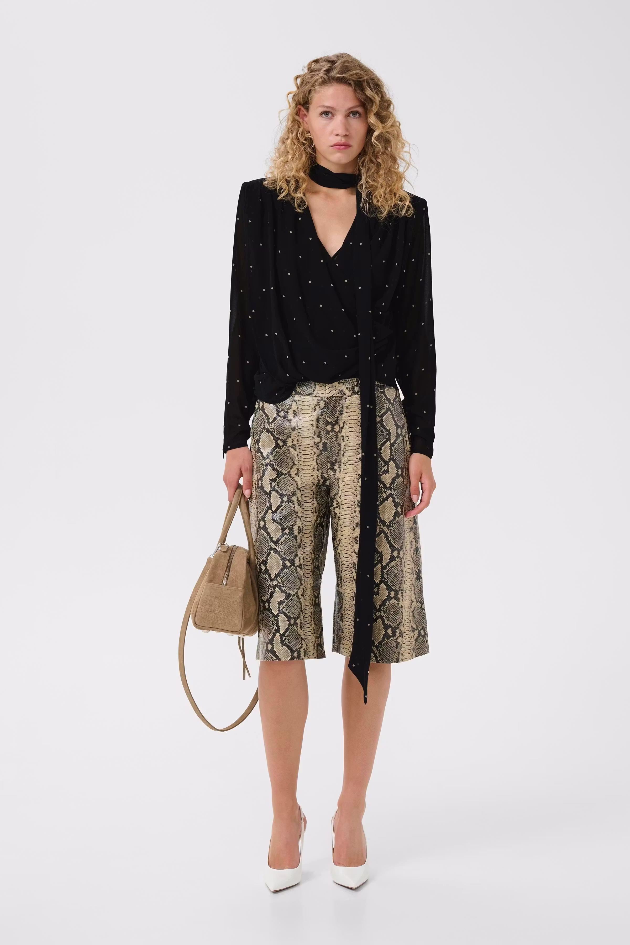 GZdorthie Blouse LOOKBOOK FRONT 10911034-109160