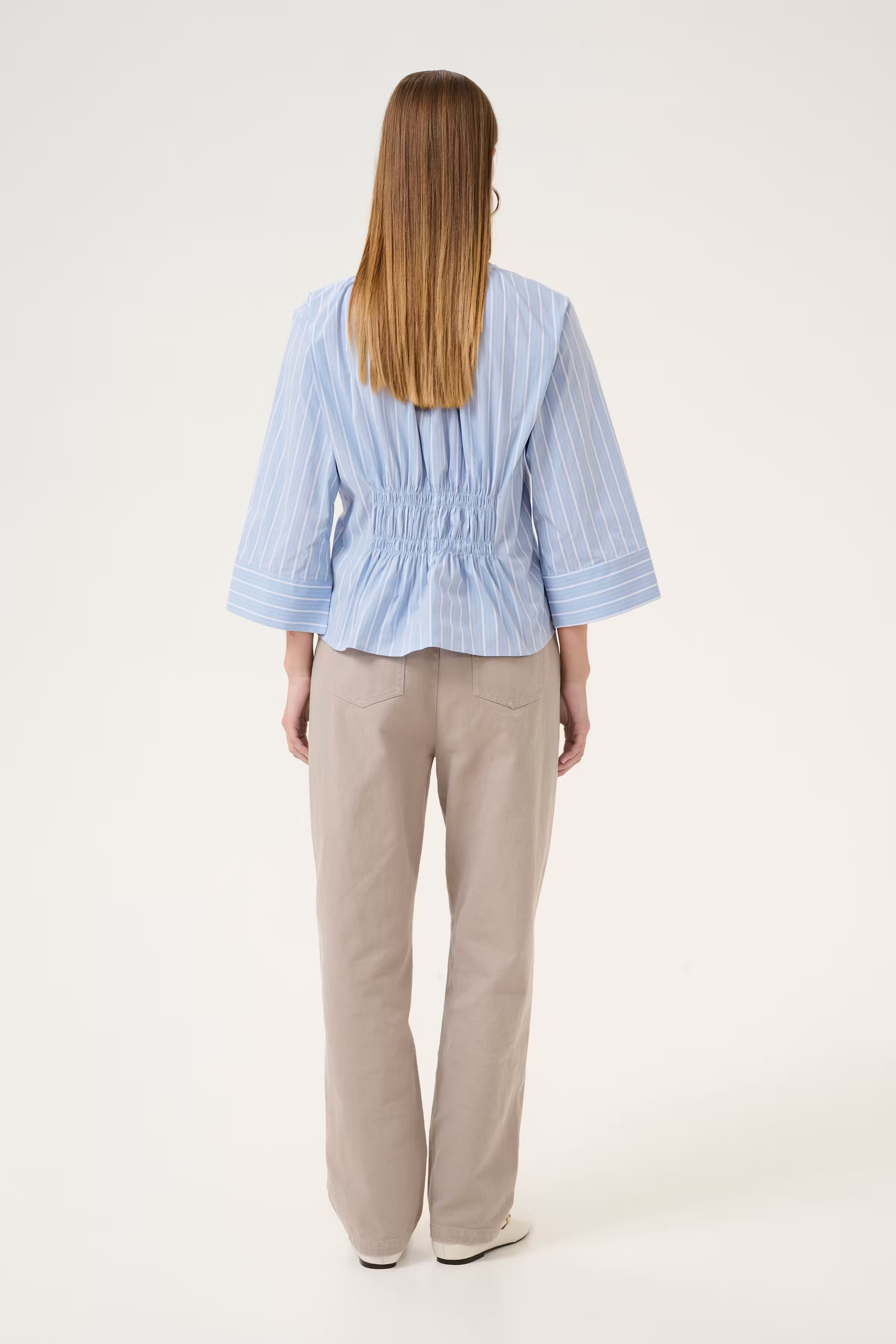 KBTessa Blouse LOOKBOOK BACK 10105308-107038