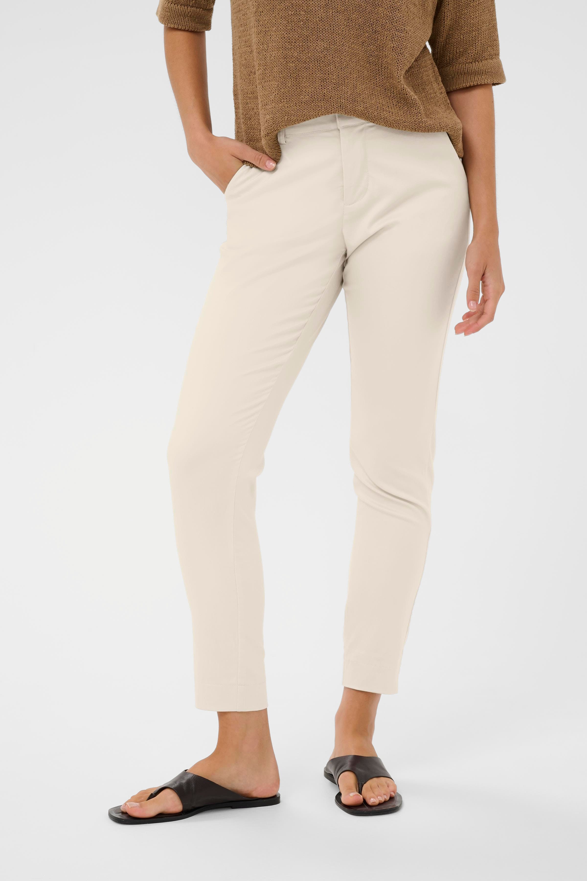 KAlea Bukser LOOKBOOK FRONT 10505191-130000