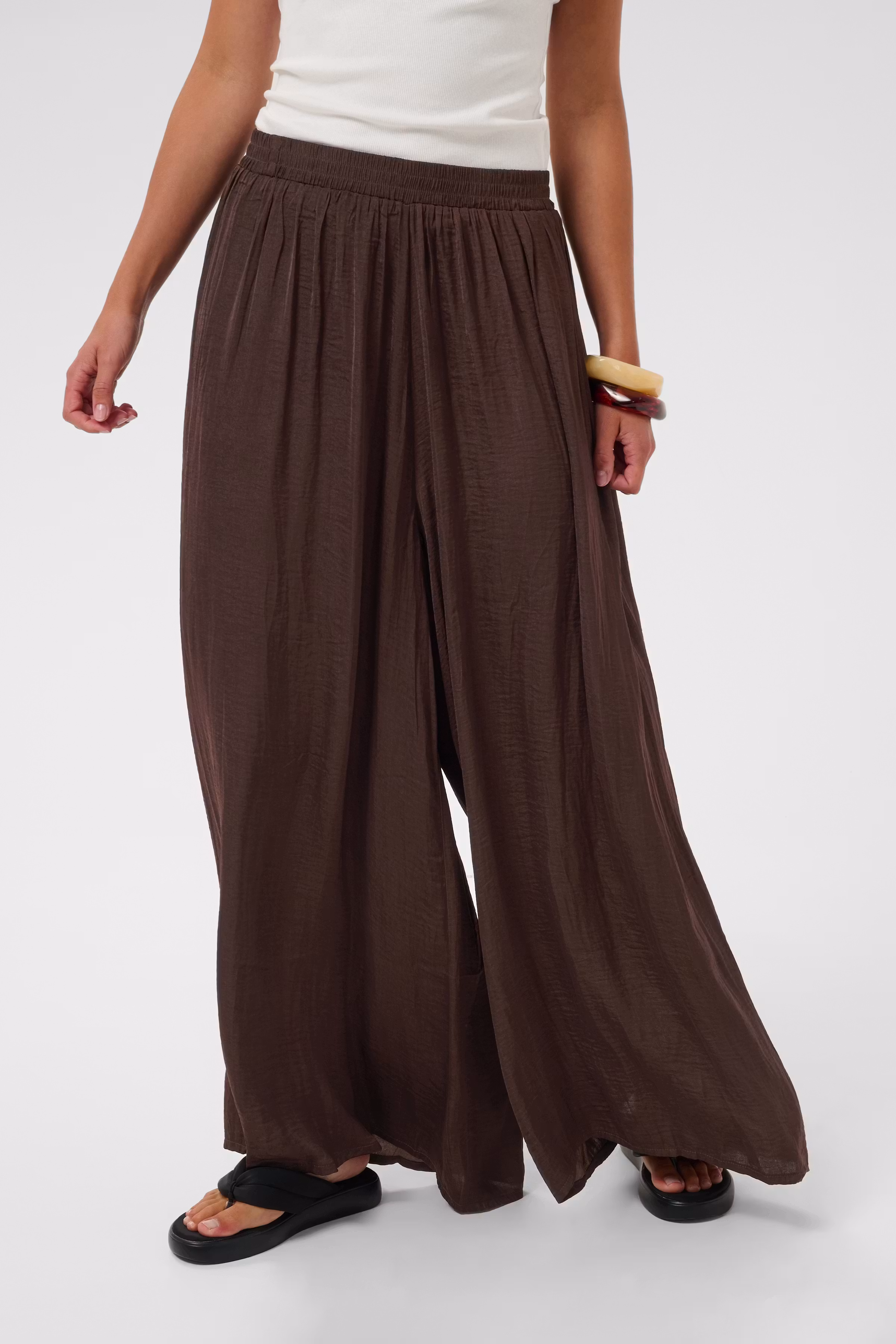 KAallie Bukser LOOKBOOK DETAIL 10508761-190915