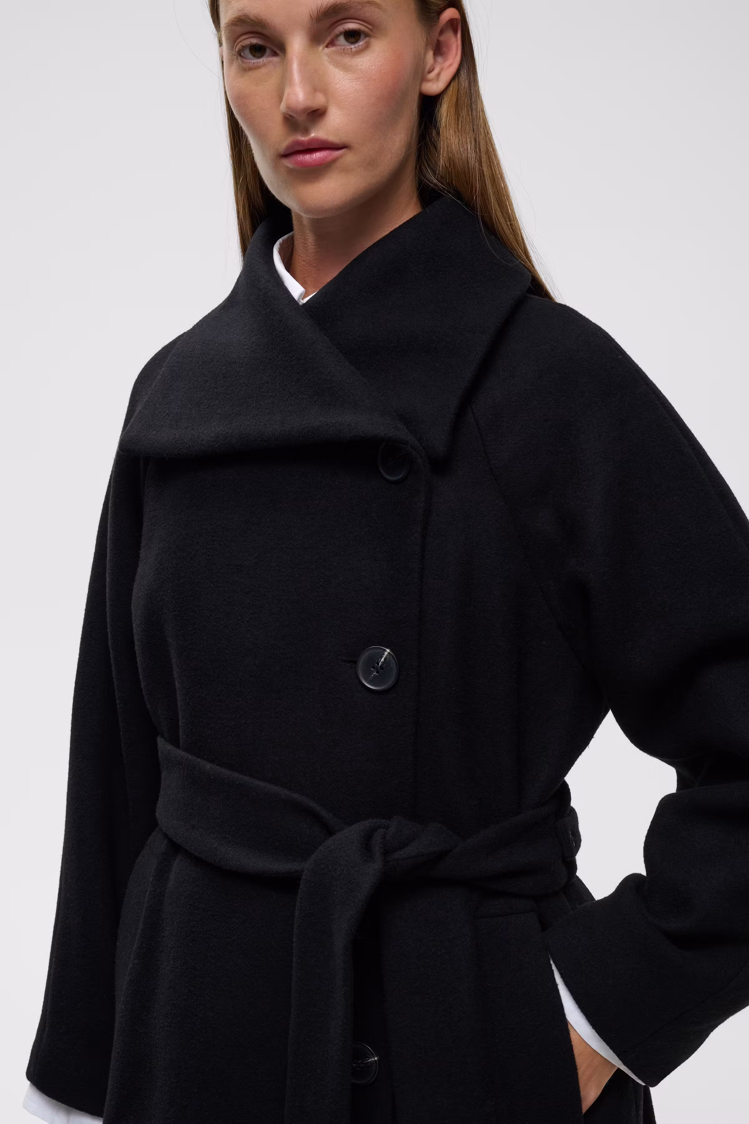 ZORAHIW Collar Mantel LOOKBOOK DETAIL 30112646-194008