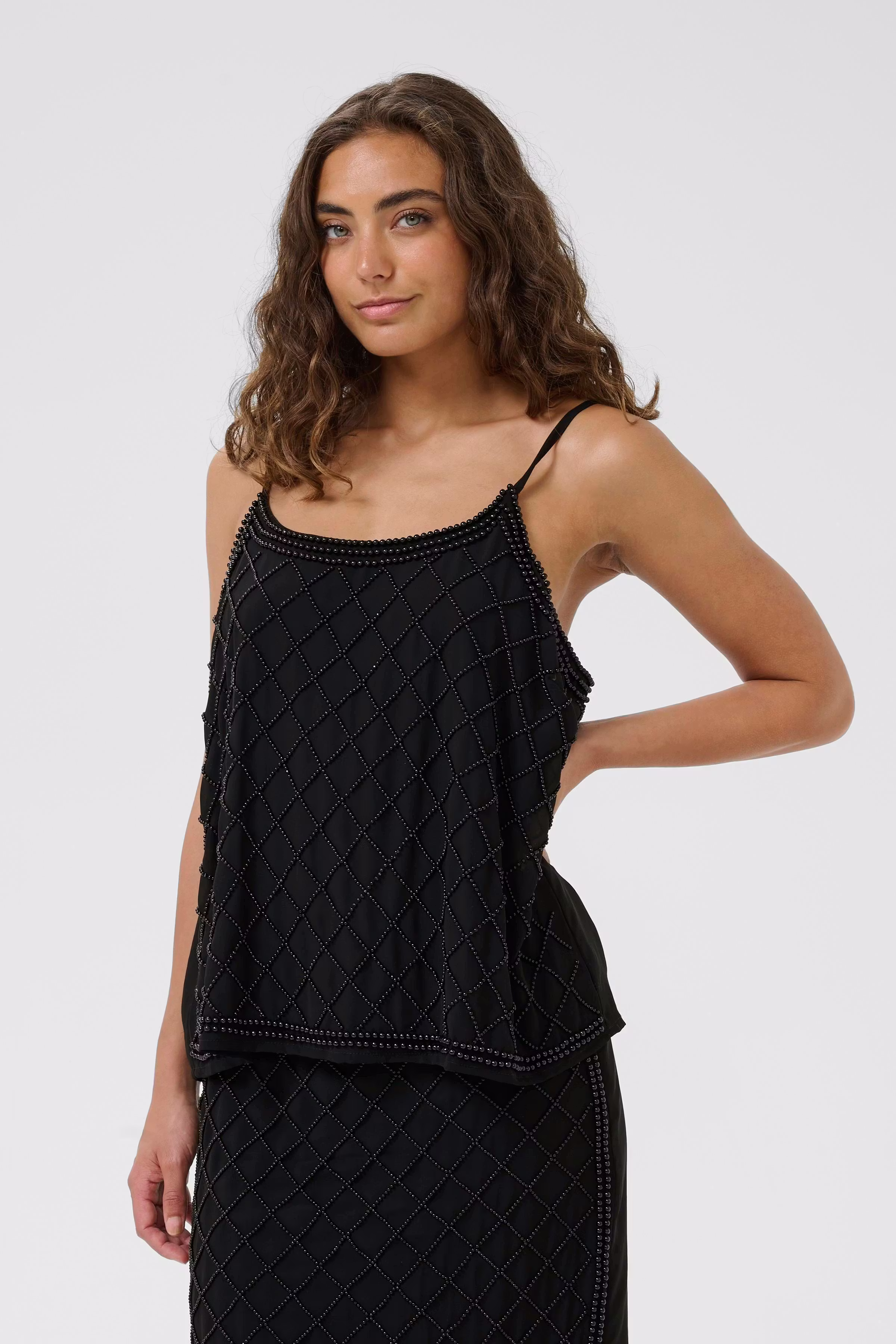 CUminta Topp med Pärlor LOOKBOOK FRONT 50112620-500012