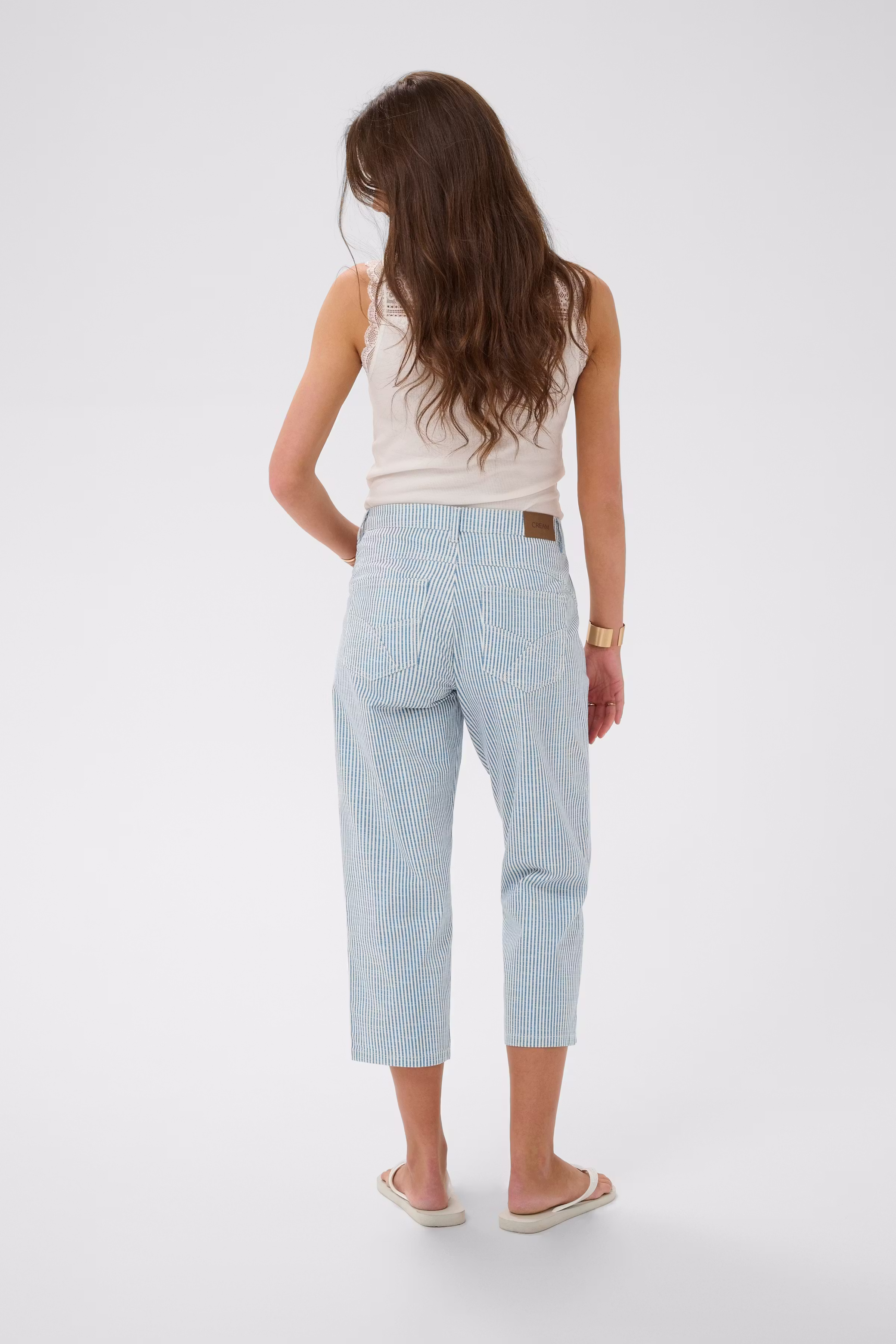 CRBerta Shorts LOOKBOOK BACK 10614875-108999