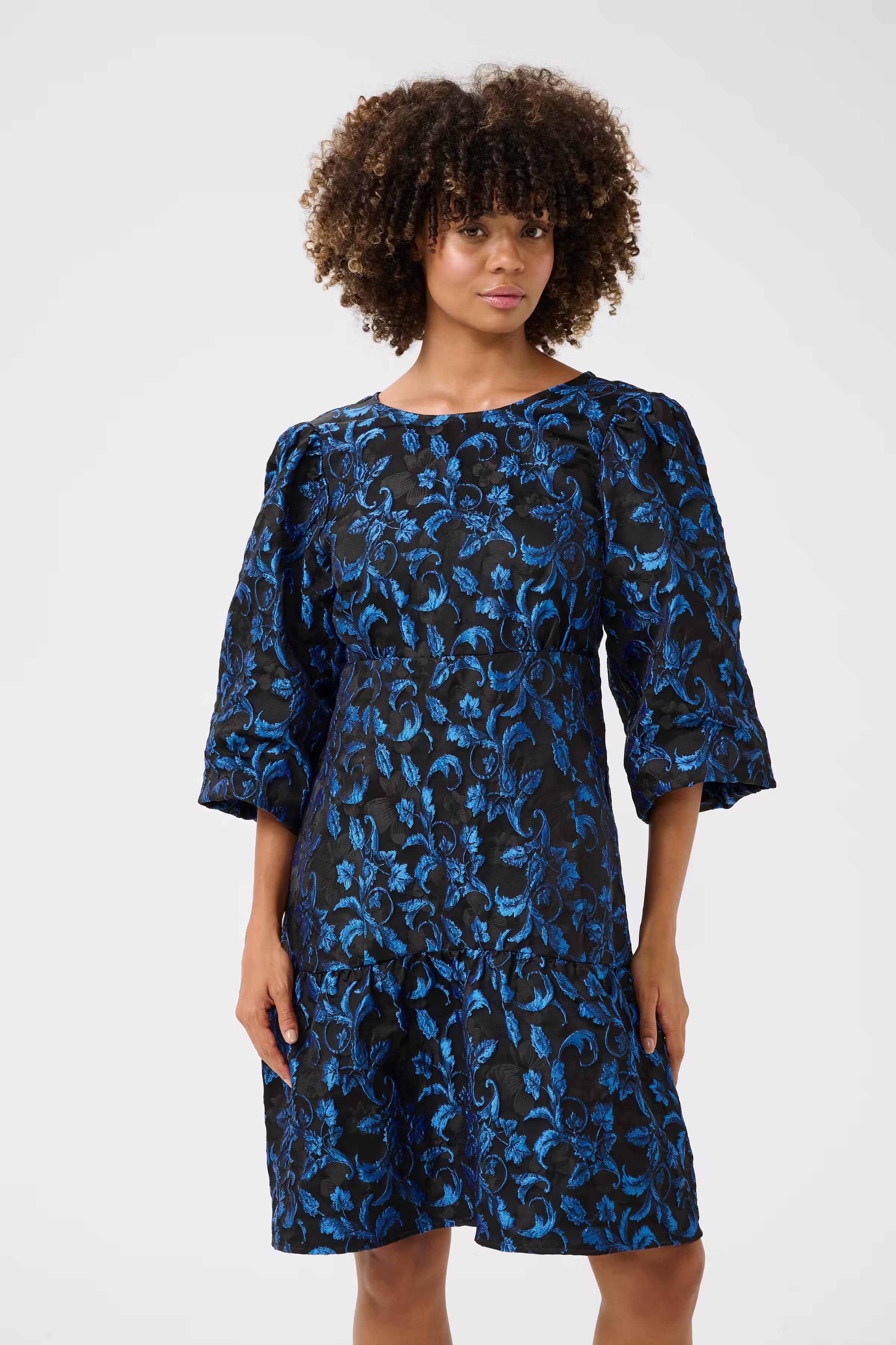 CUastro Kleid LOOKBOOK FRONT 50111253-106575