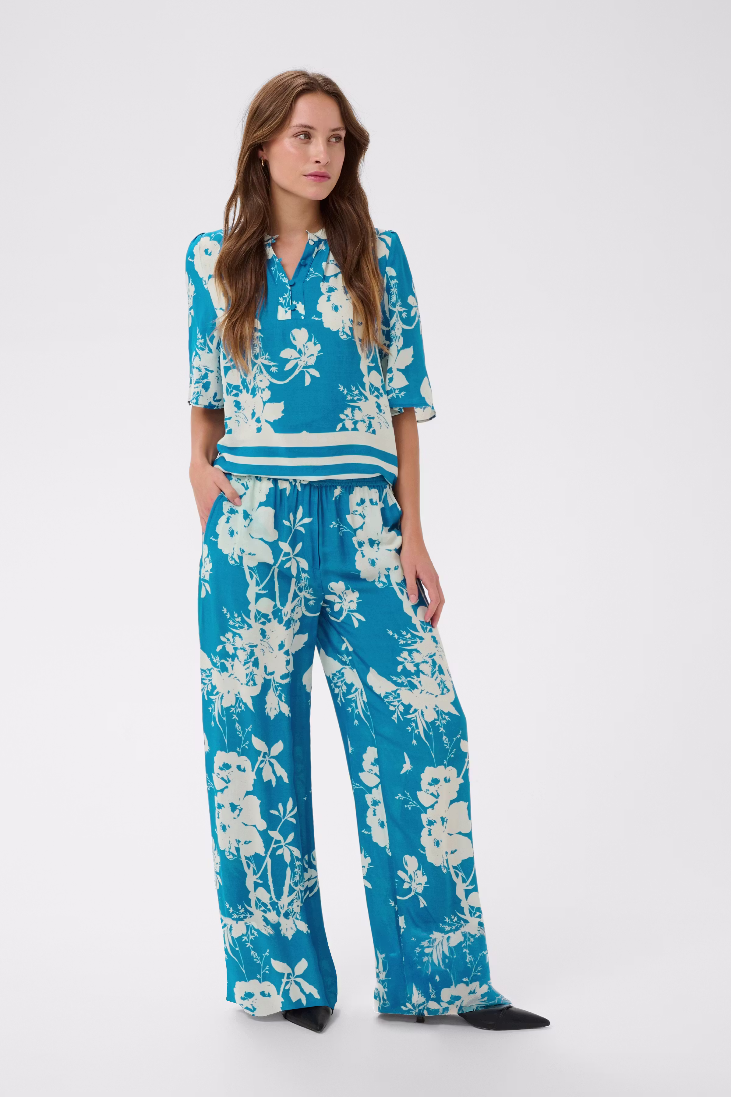 RashedaSZ Broek LOOKBOOK FRONT 30515066-304890