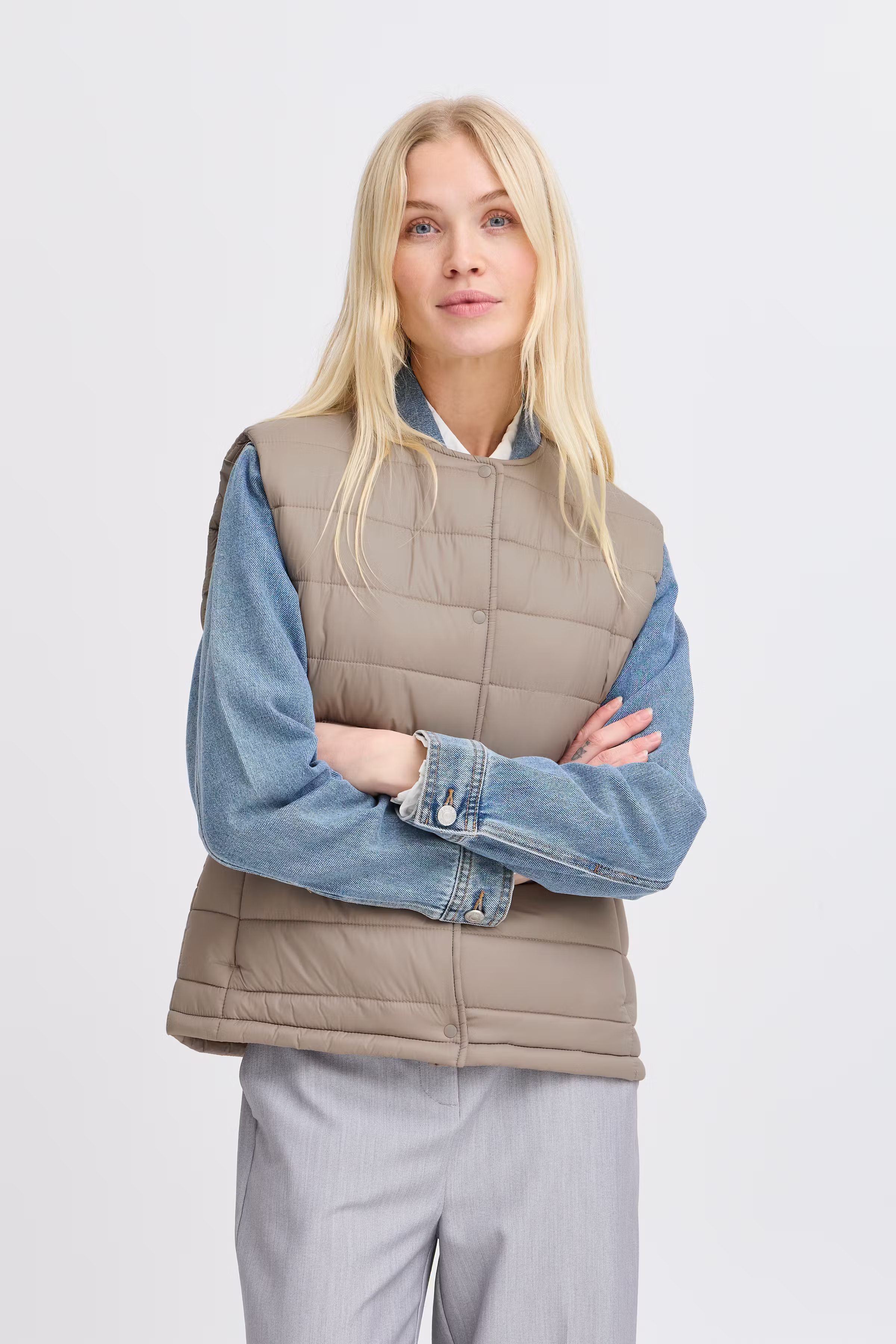 BYBERTA Vest yttertøj LOOKBOOK FRONT 20816074-171105