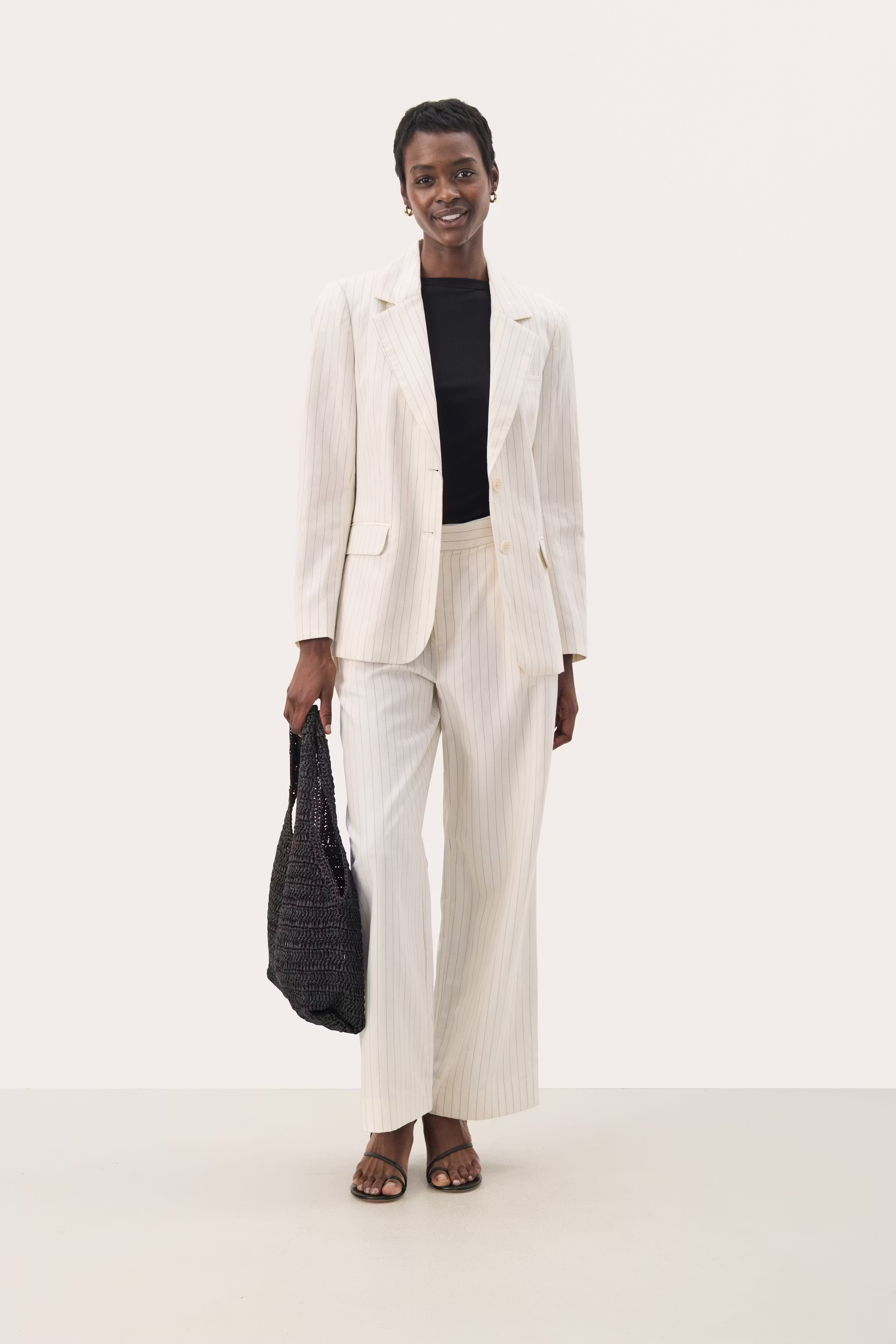 RabiaPW Hose LOOKBOOK BACK 30309595-303910