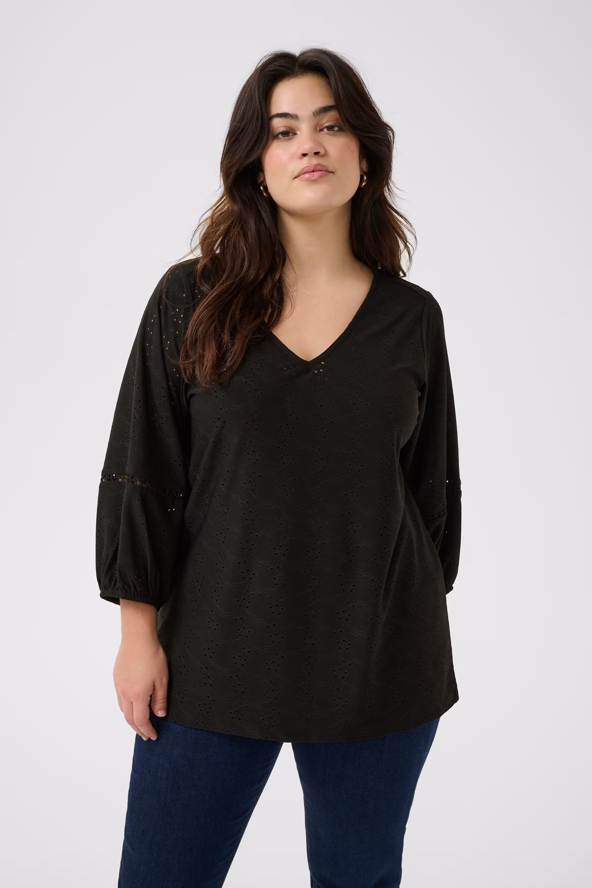 KCtara Blouse LOOKBOOK FRONT 10583553-106480