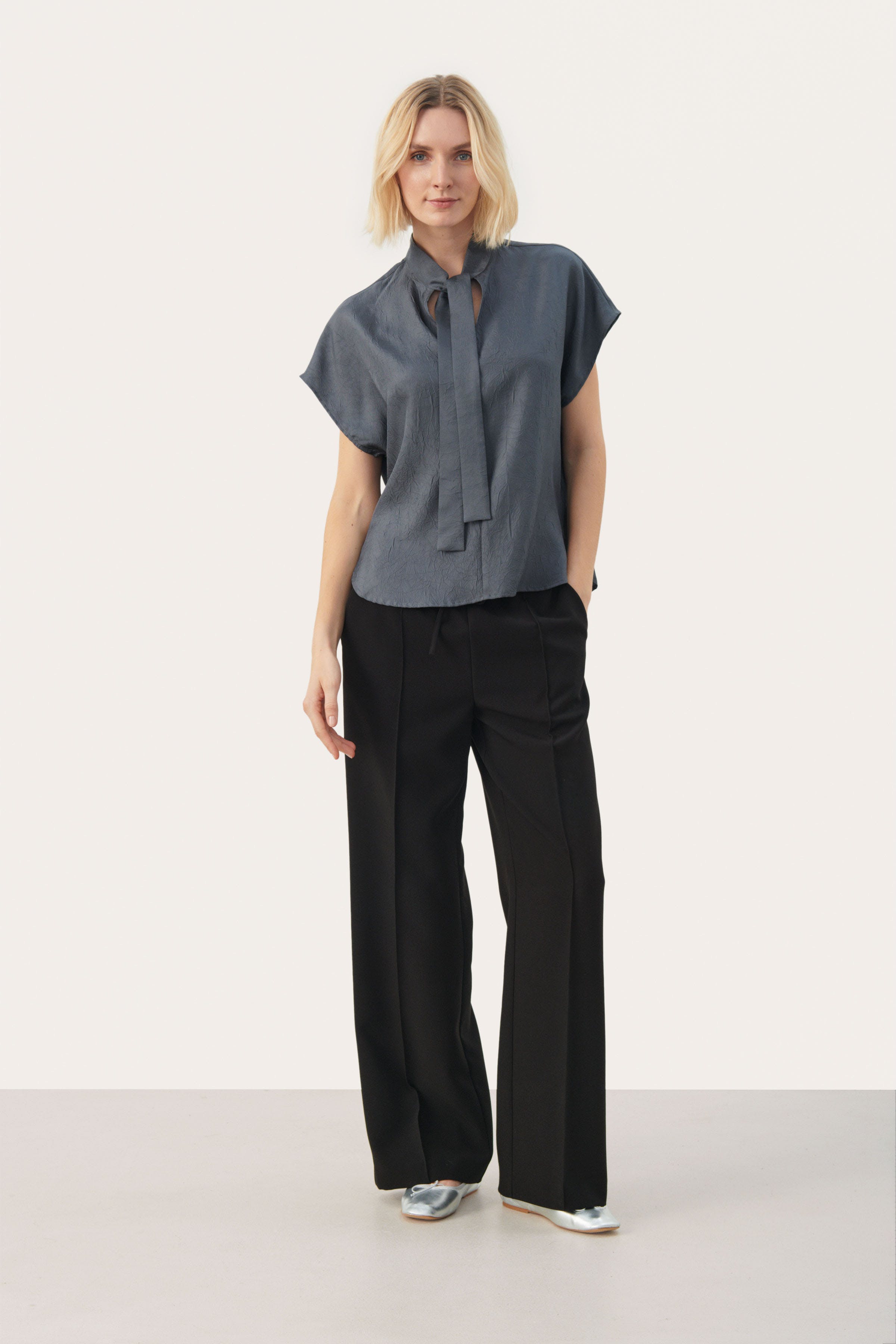 EstefaniaPW Korte mouwen blouse met strik LOOKBOOK FRONT 30308490-194215