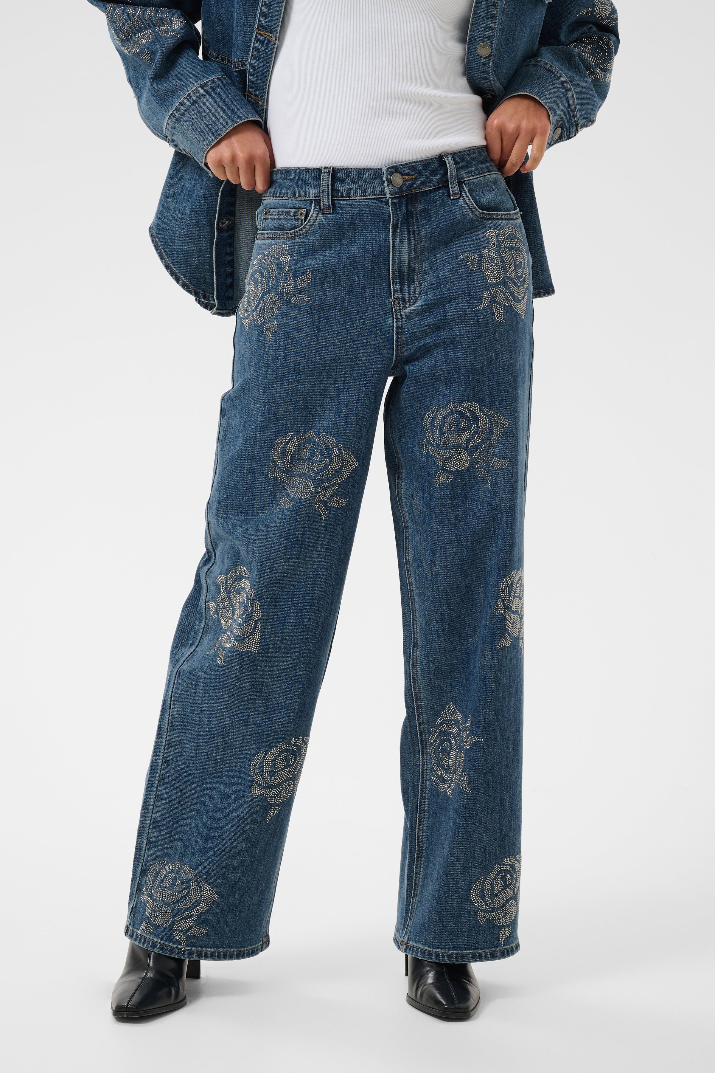 KAcastelia Jeans LOOKBOOK FRONT 10511764-109470