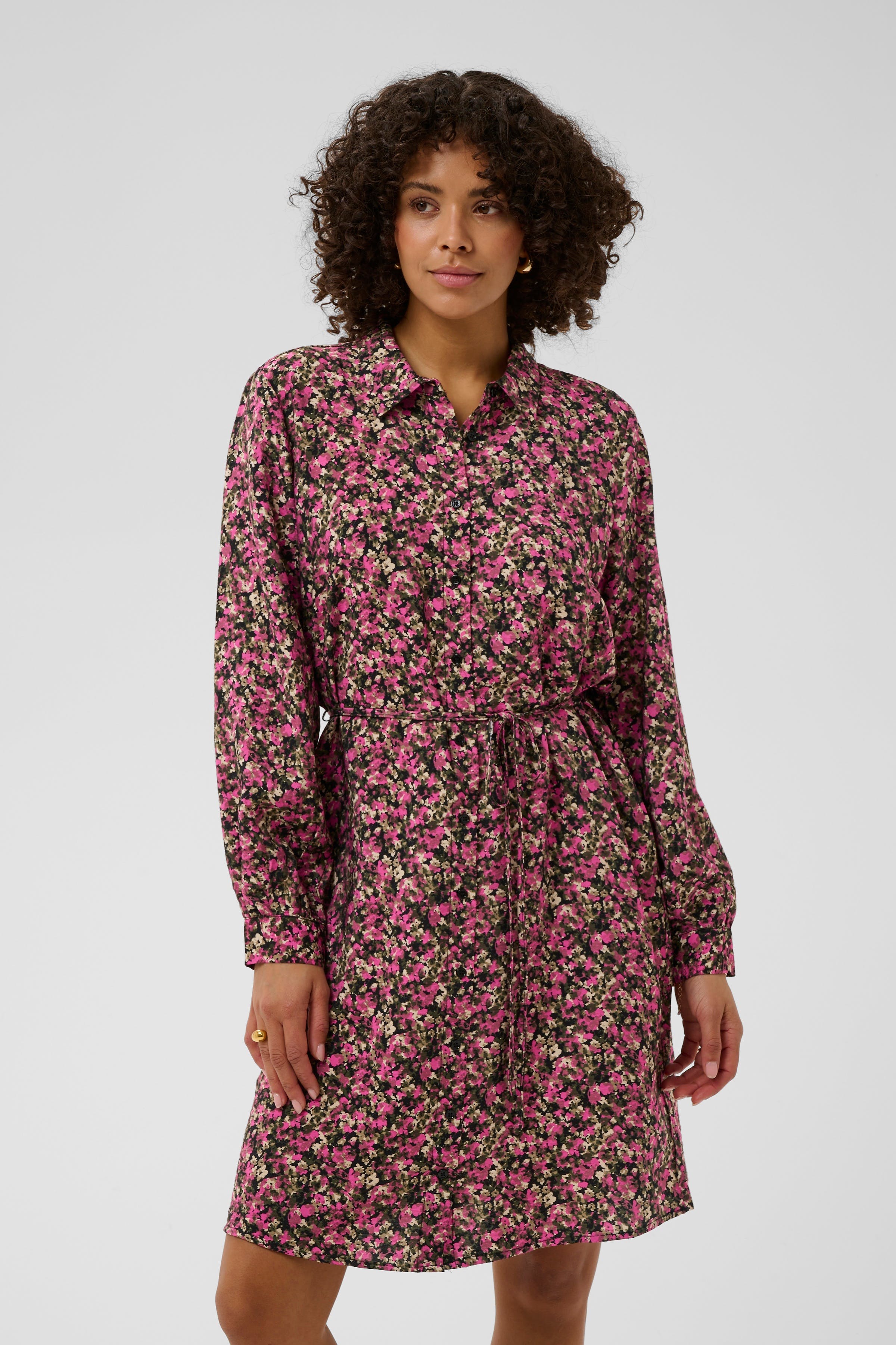 KAbella Klänning LOOKBOOK FRONT 10511034-108749