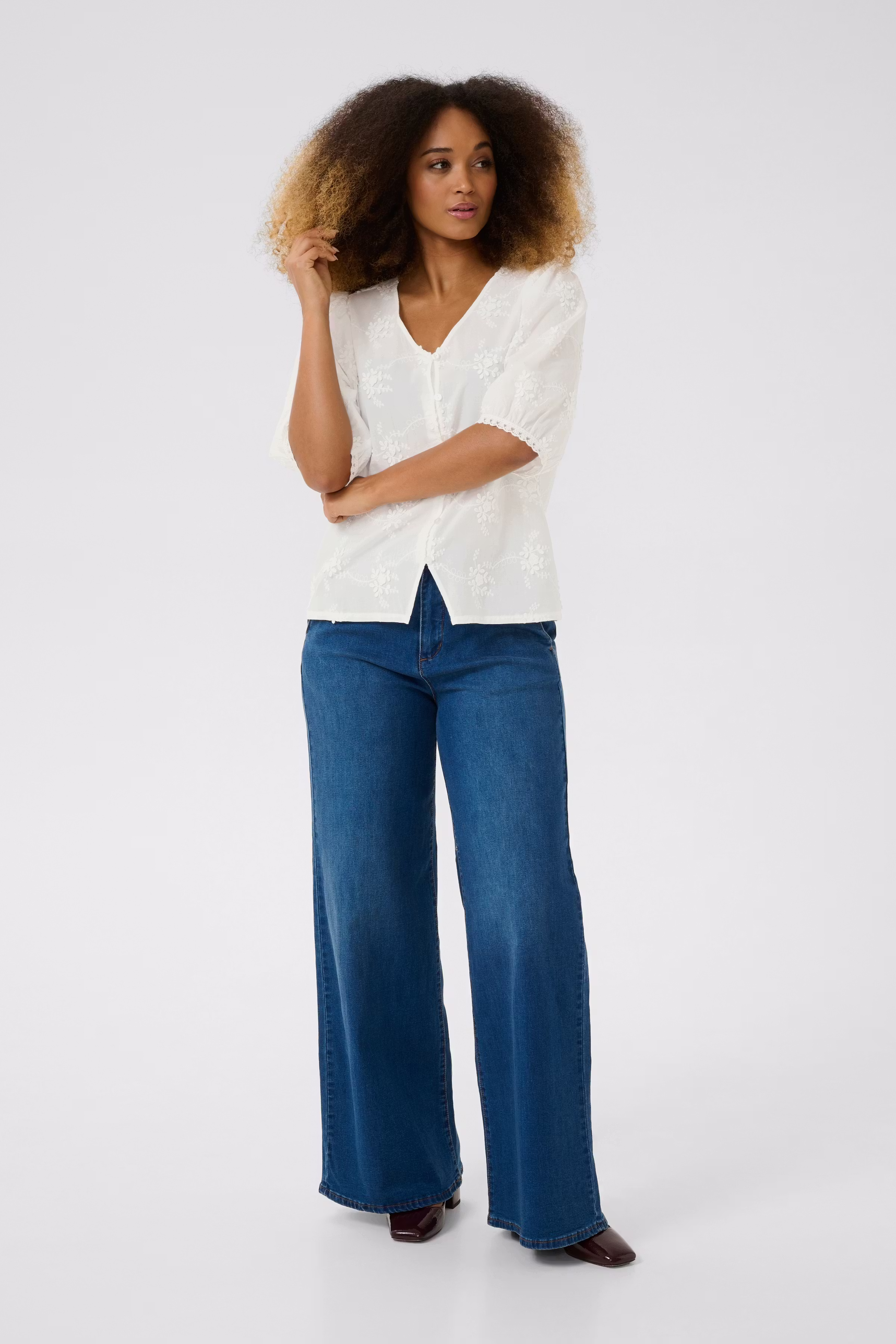 CRAlisa Blouse LOOKBOOK FRONT 10614307-110602