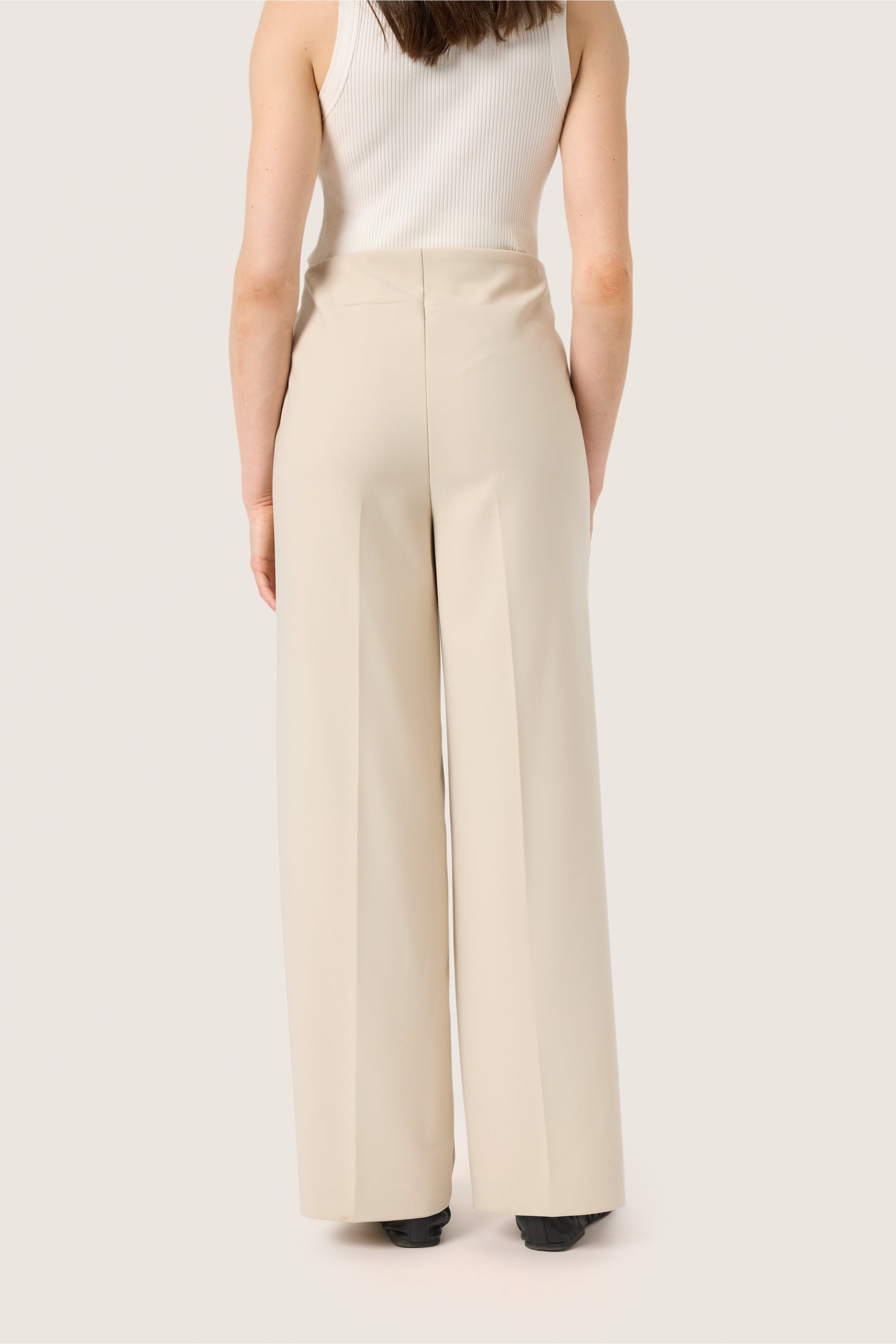 SLCorinne Wide Trousers LOOKBOOK FRONT 30407228-130401