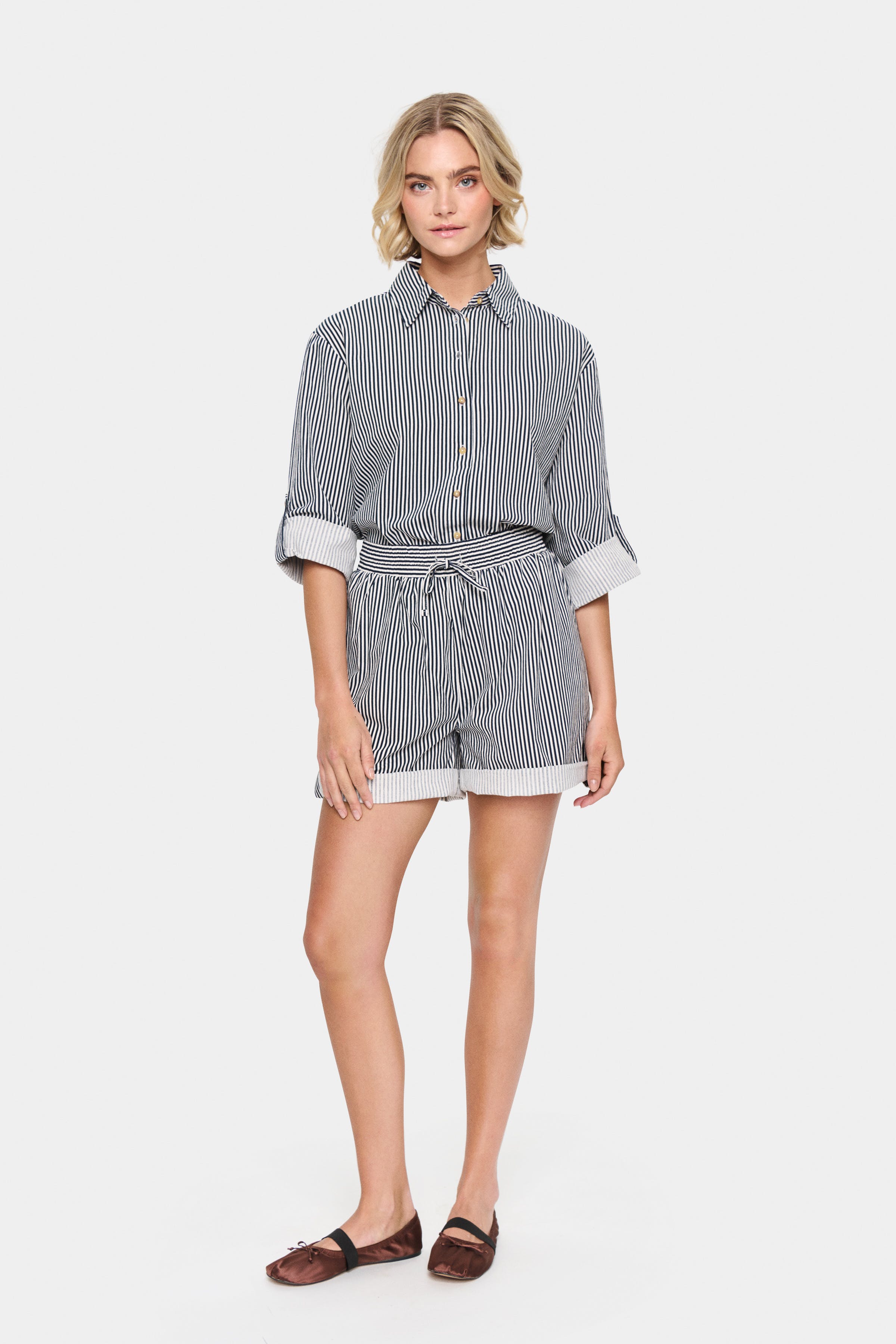 ZalindaSZ Shorts LOOKBOOK FRONT 30513891-303492