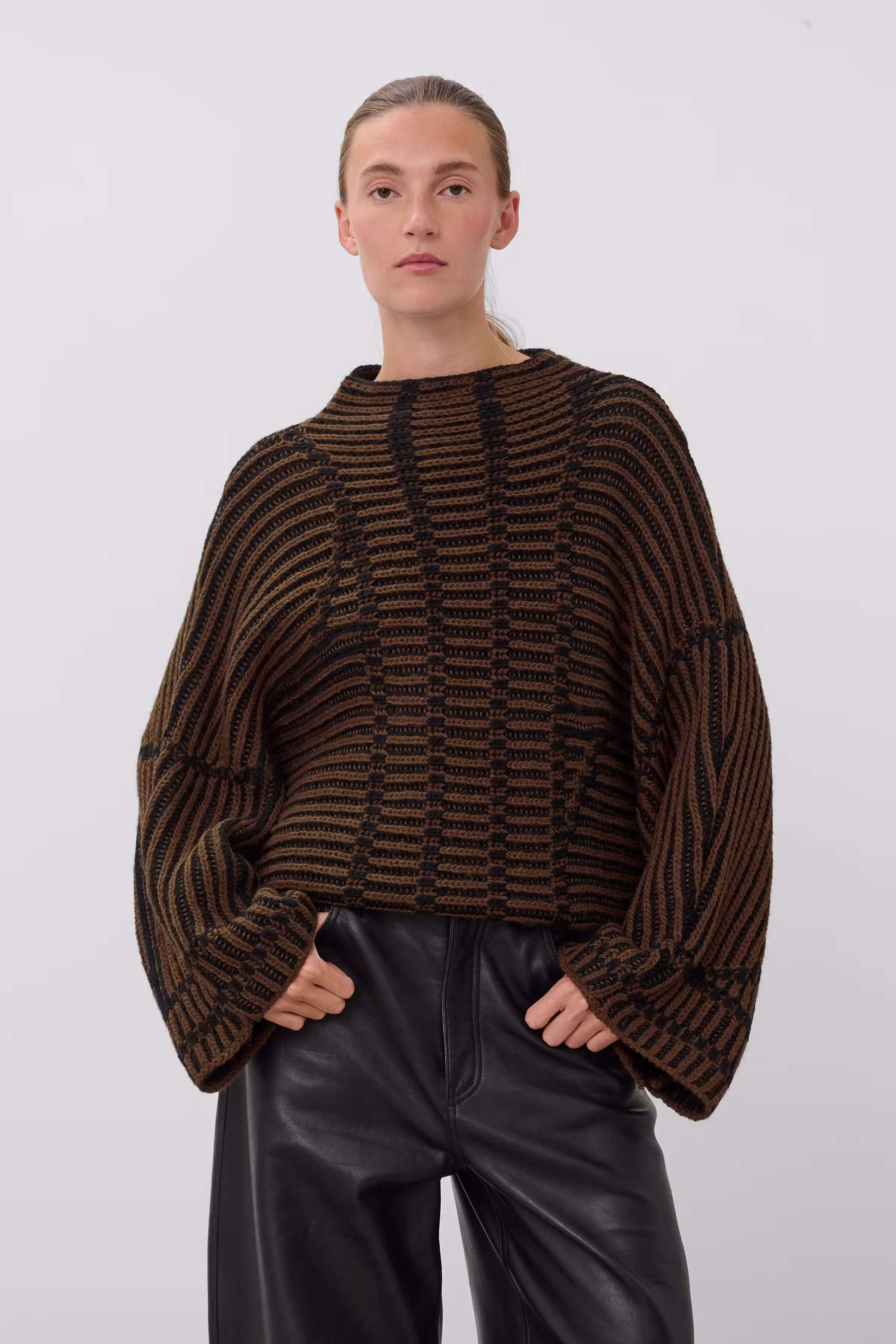 SLYlva Pullover LOOKBOOK FRONT 30409868-305597
