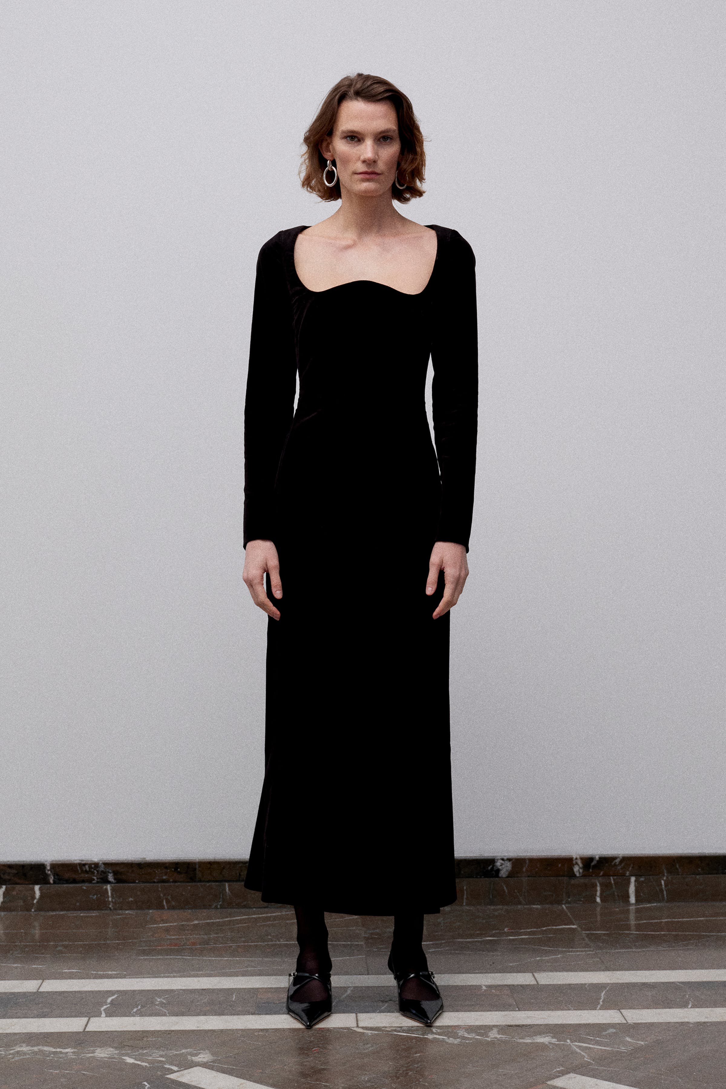 IOOmaira Dress LOCATION NONE 30600024-BK999