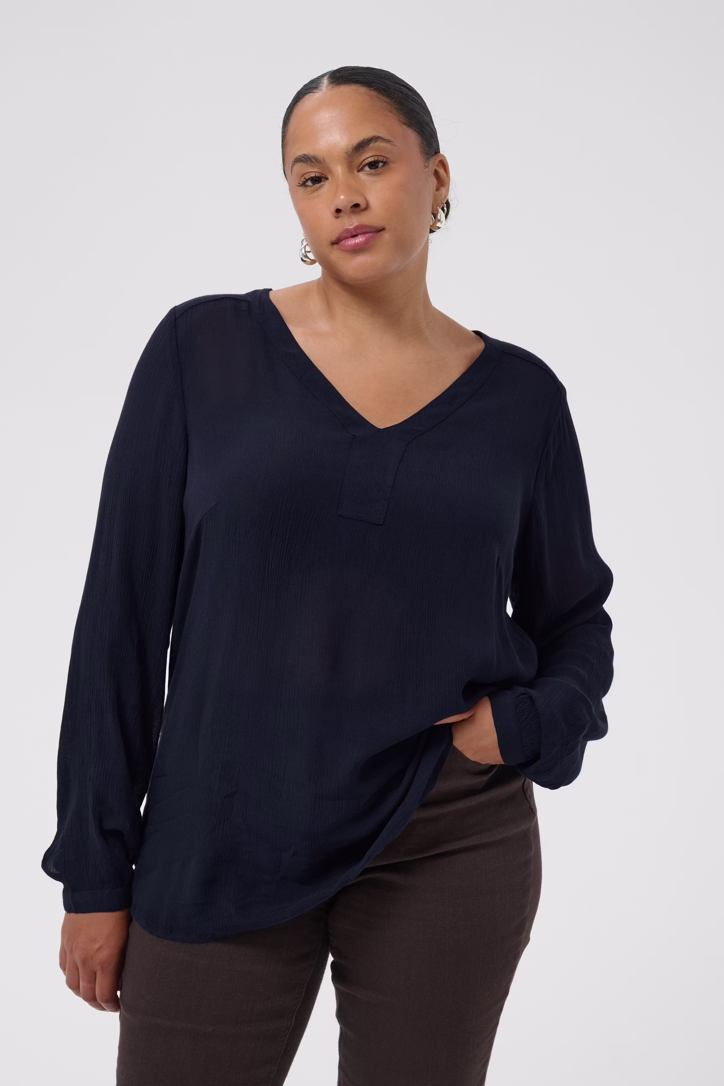KCami Bluse LOOKBOOK FRONT 10580001-52737