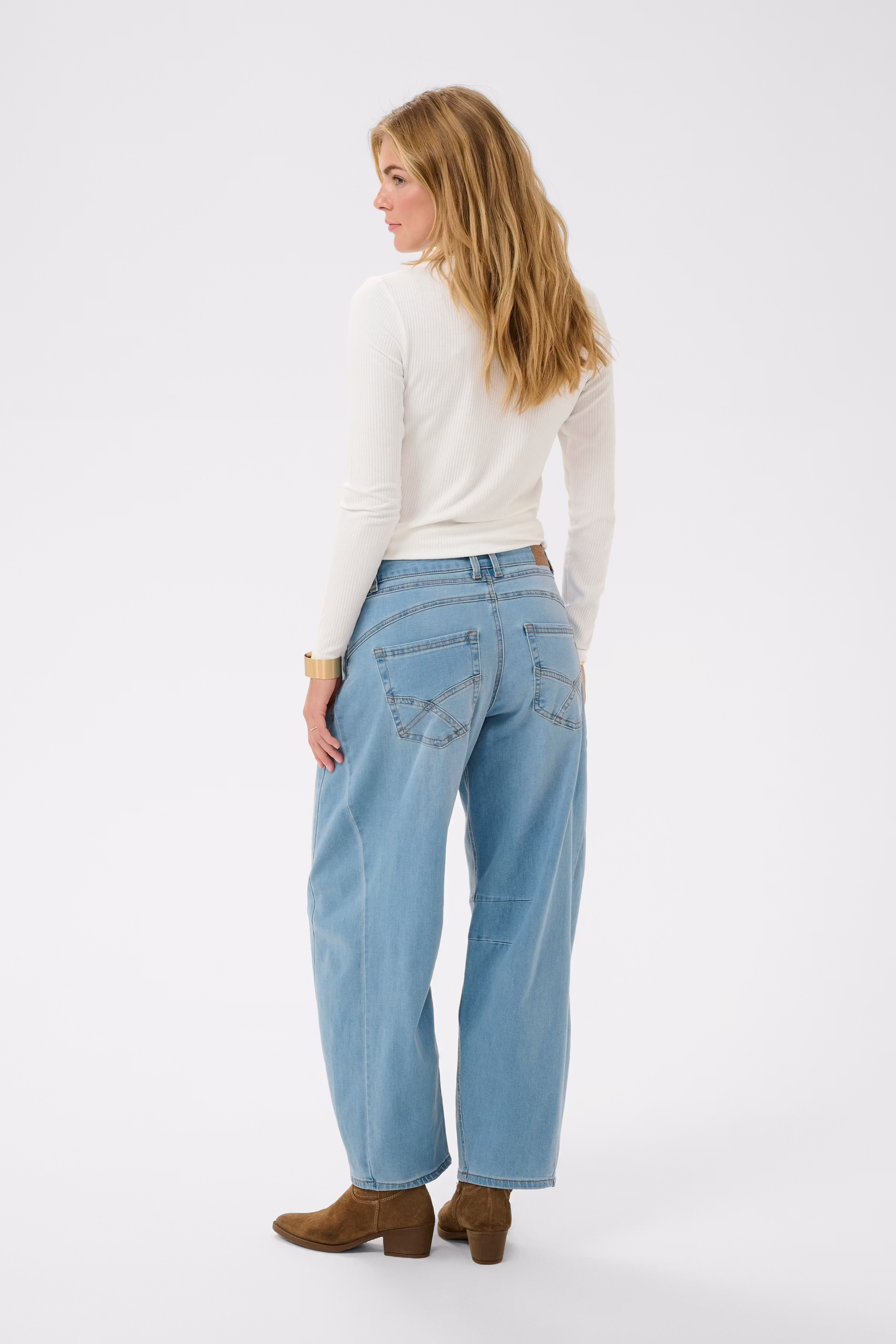 CRBahren Barrel Jeans LOOKBOOK BACK 10614217-110026