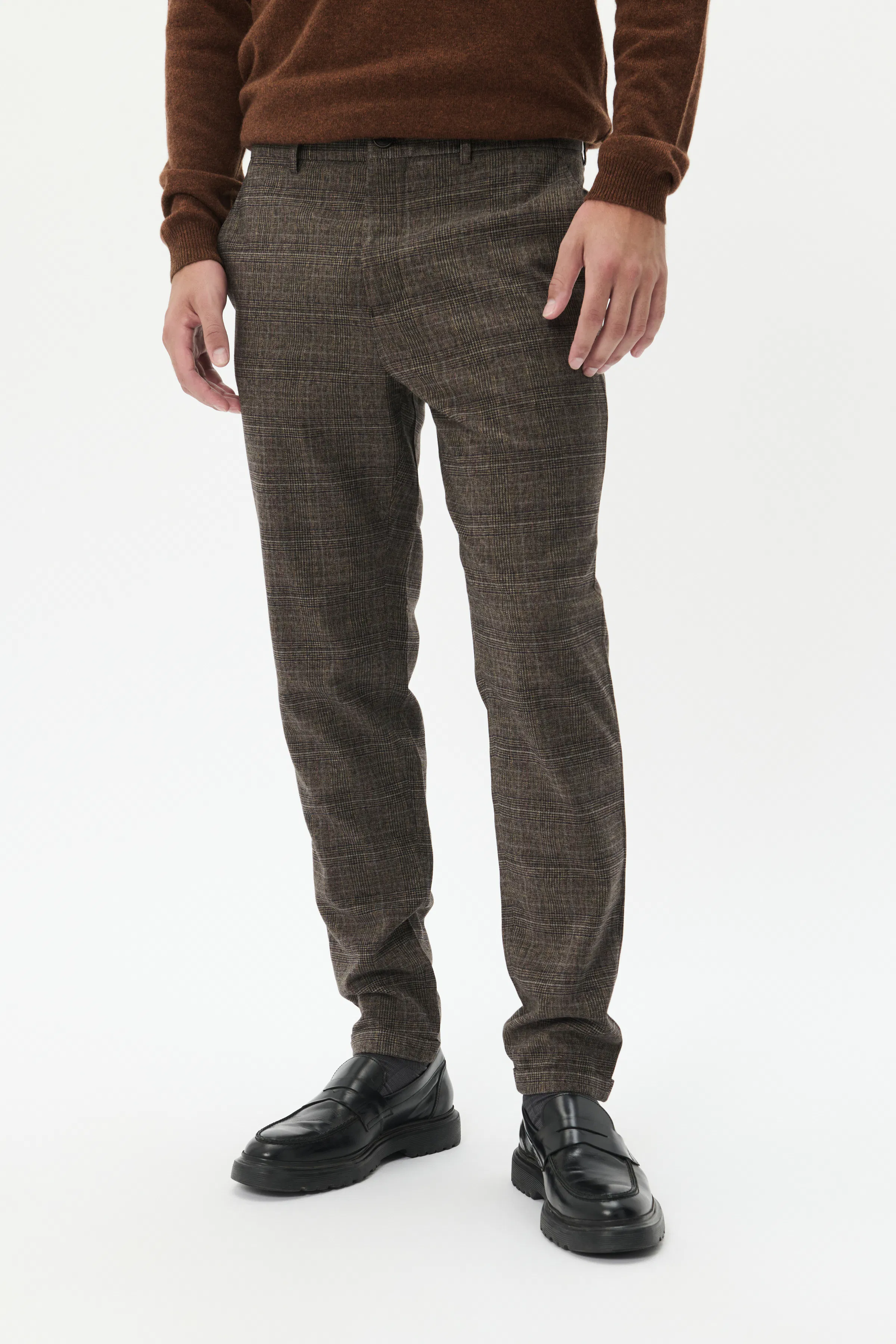 MAliam Hose LOOKBOOK FRONT 30205476-190815