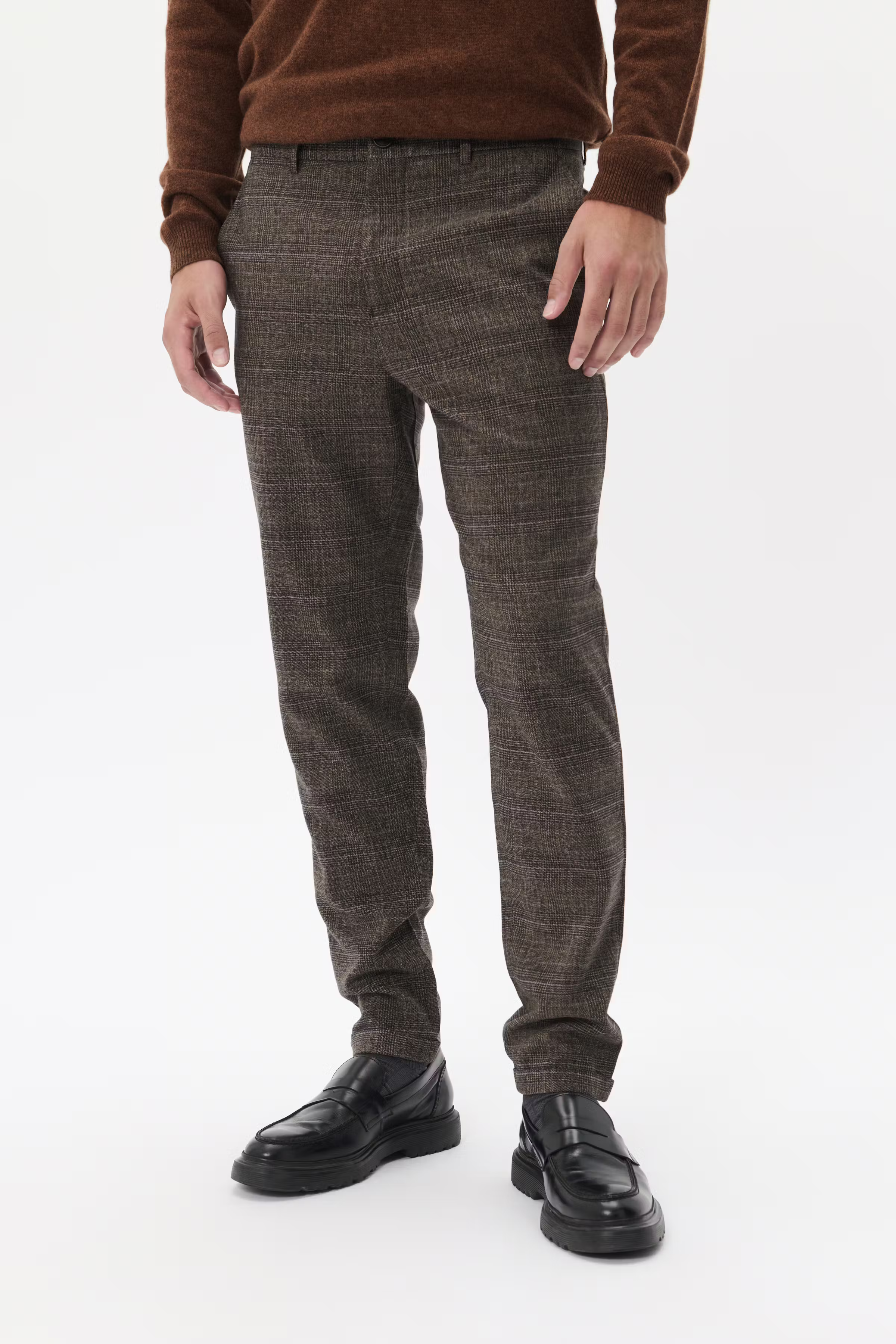 MAliam Bukser LOOKBOOK FRONT 30205476-190815