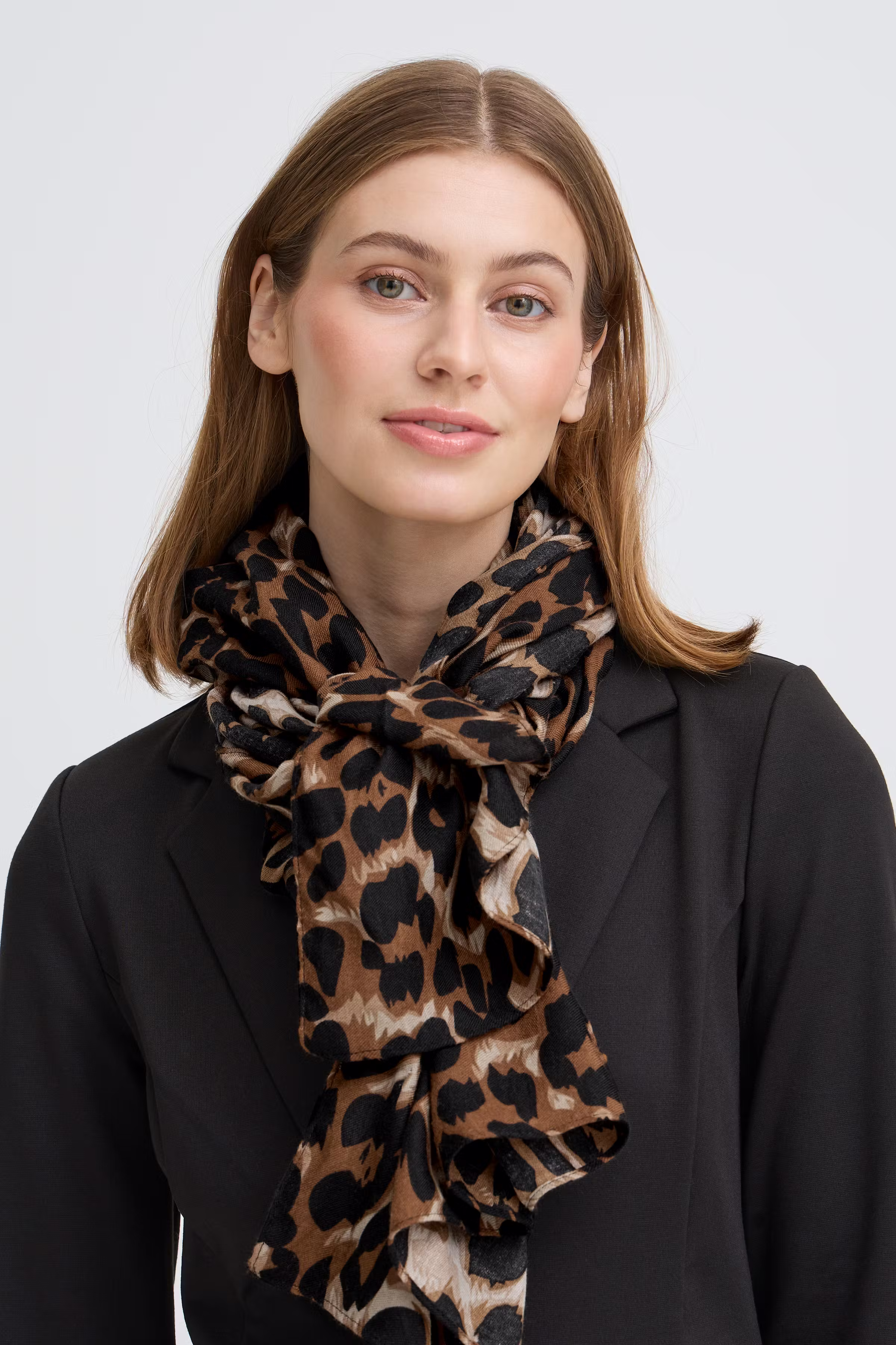 IAGATE Skjerf LOOKBOOK DETAIL 20125318-194008