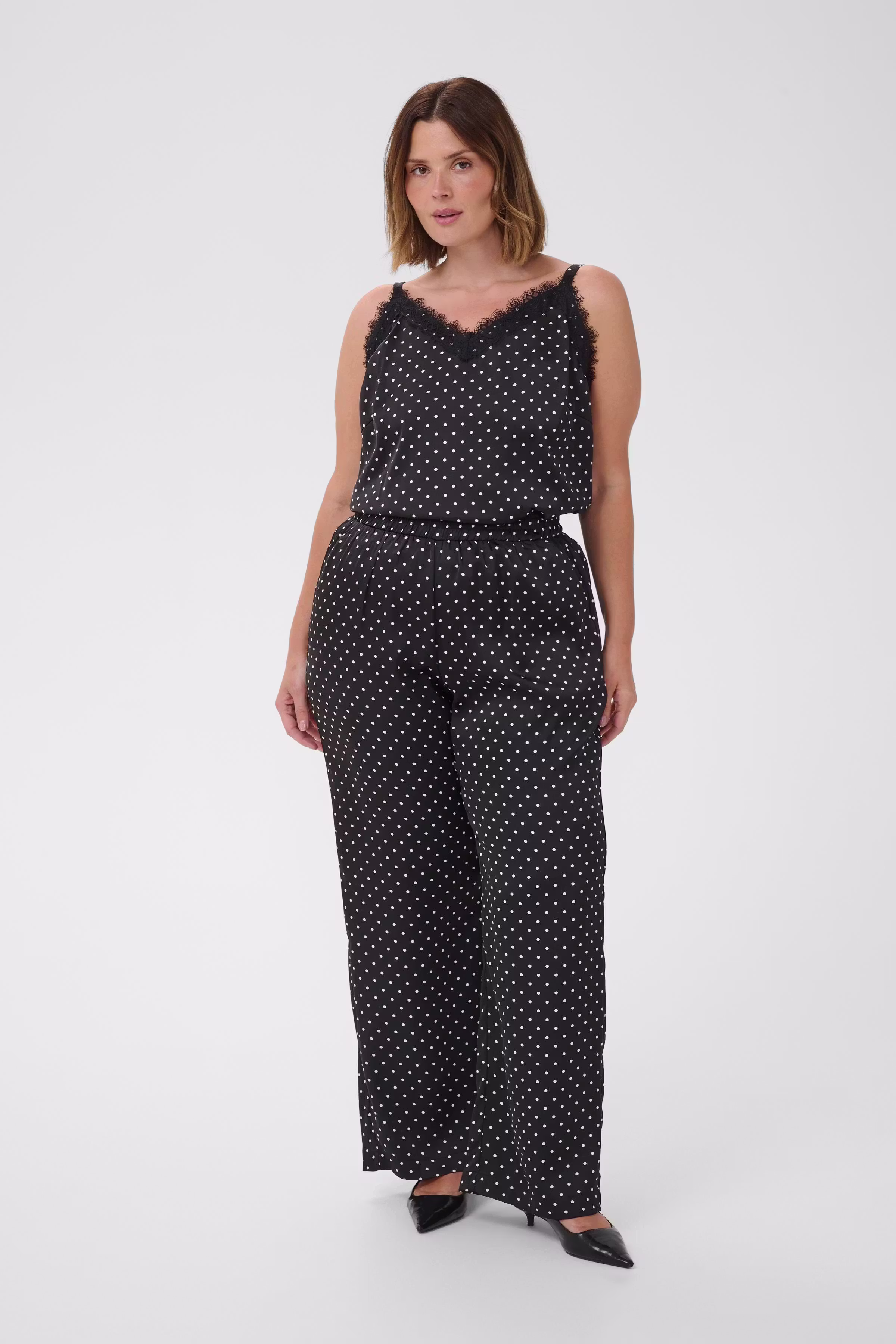 KCmissu Hose LOOKBOOK FRONT 10584367-109793