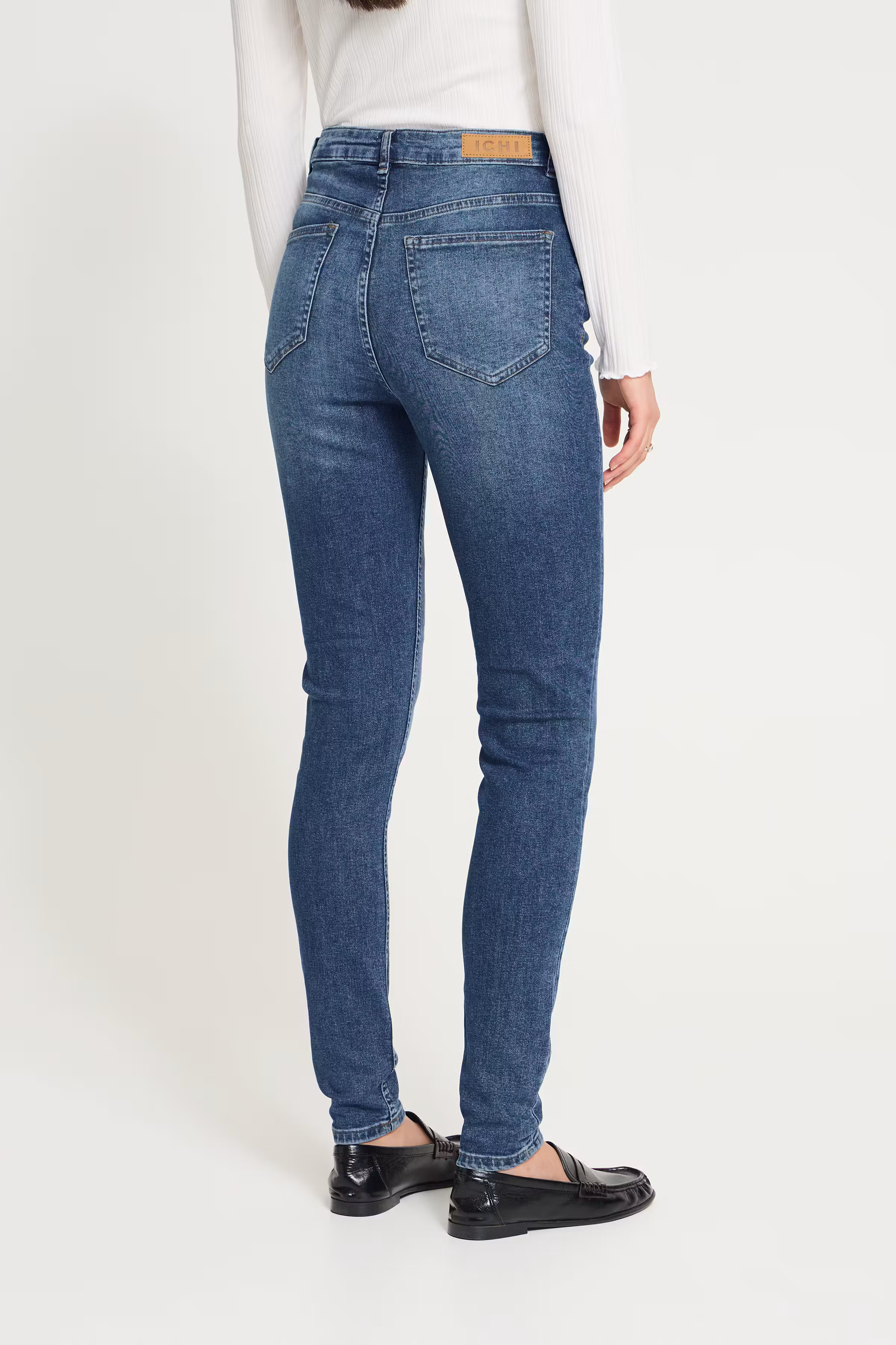 IHTWIGGY SLIM HIGHT WAIST Jeans LOOKBOOK BACK 20122631-200339