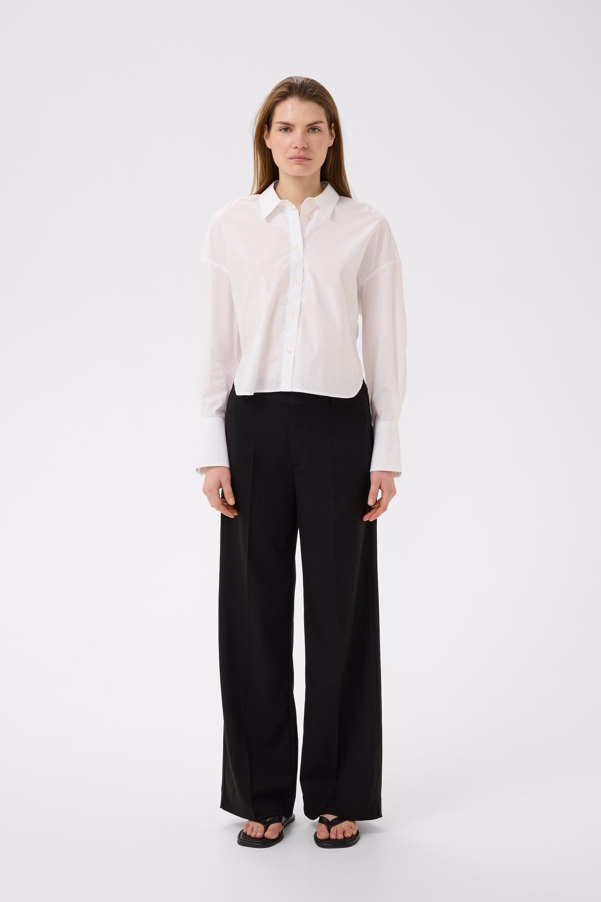 YuktaIW Bukser LOOKBOOK FRONT 30111129-194008
