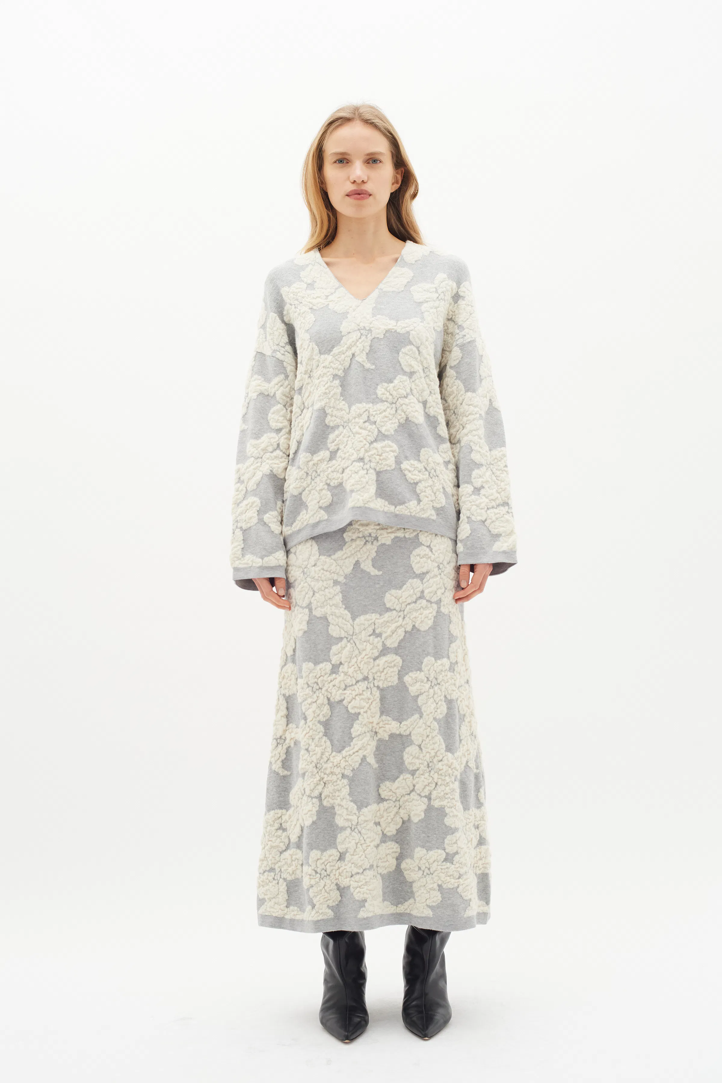 JianaIW Pullover LOOKBOOK FRONT 30109627-303158
