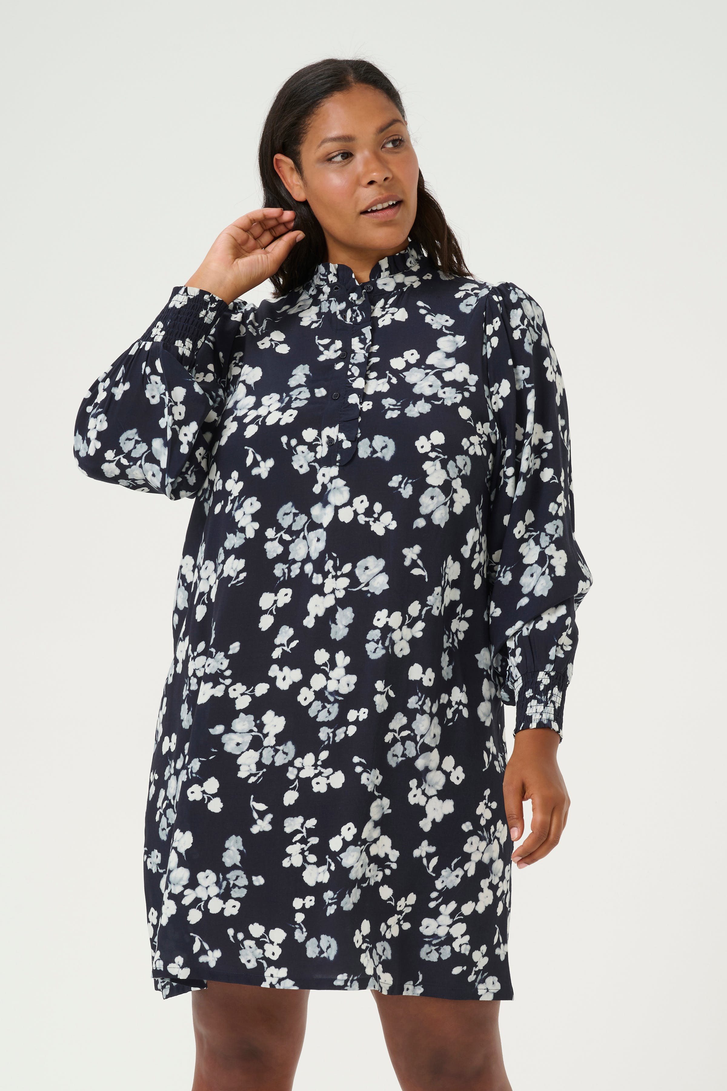 KCalicia Kleid LOOKBOOK FRONT 10582849-106800