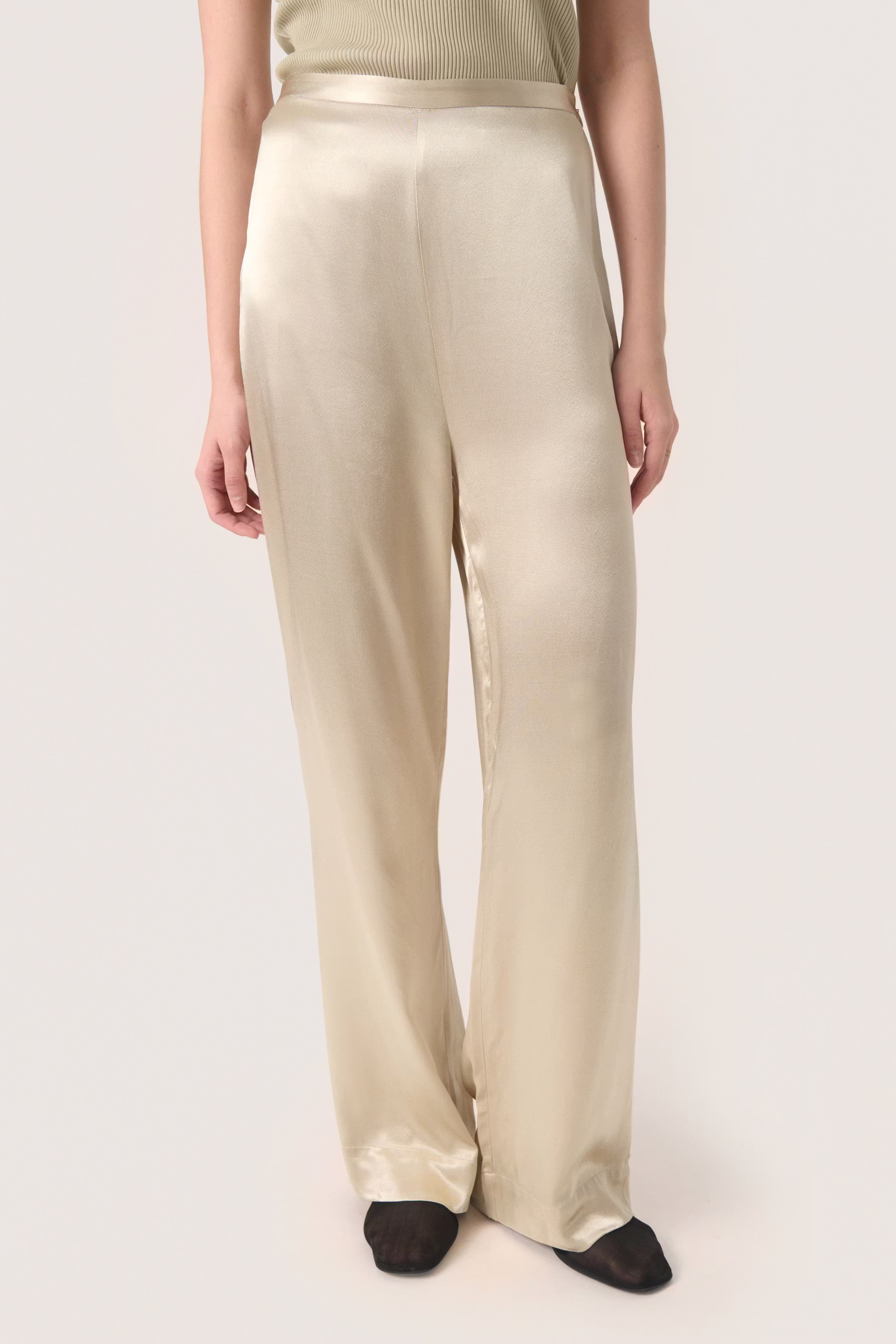 SLMilu Hose LOOKBOOK FRONT 30407454-150309