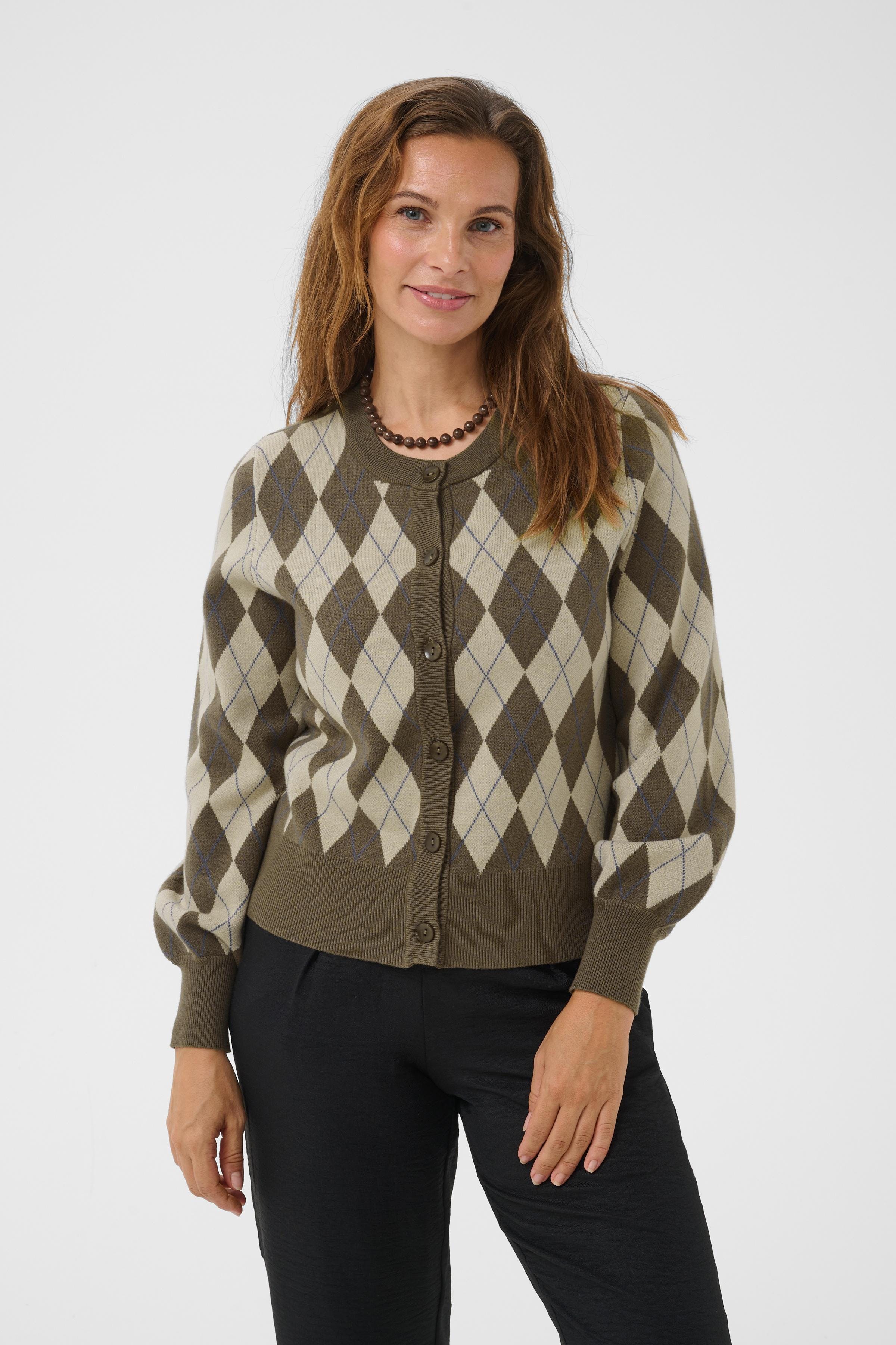 BPalice Cardigan LOOKBOOK FRONT 40200248-1000339