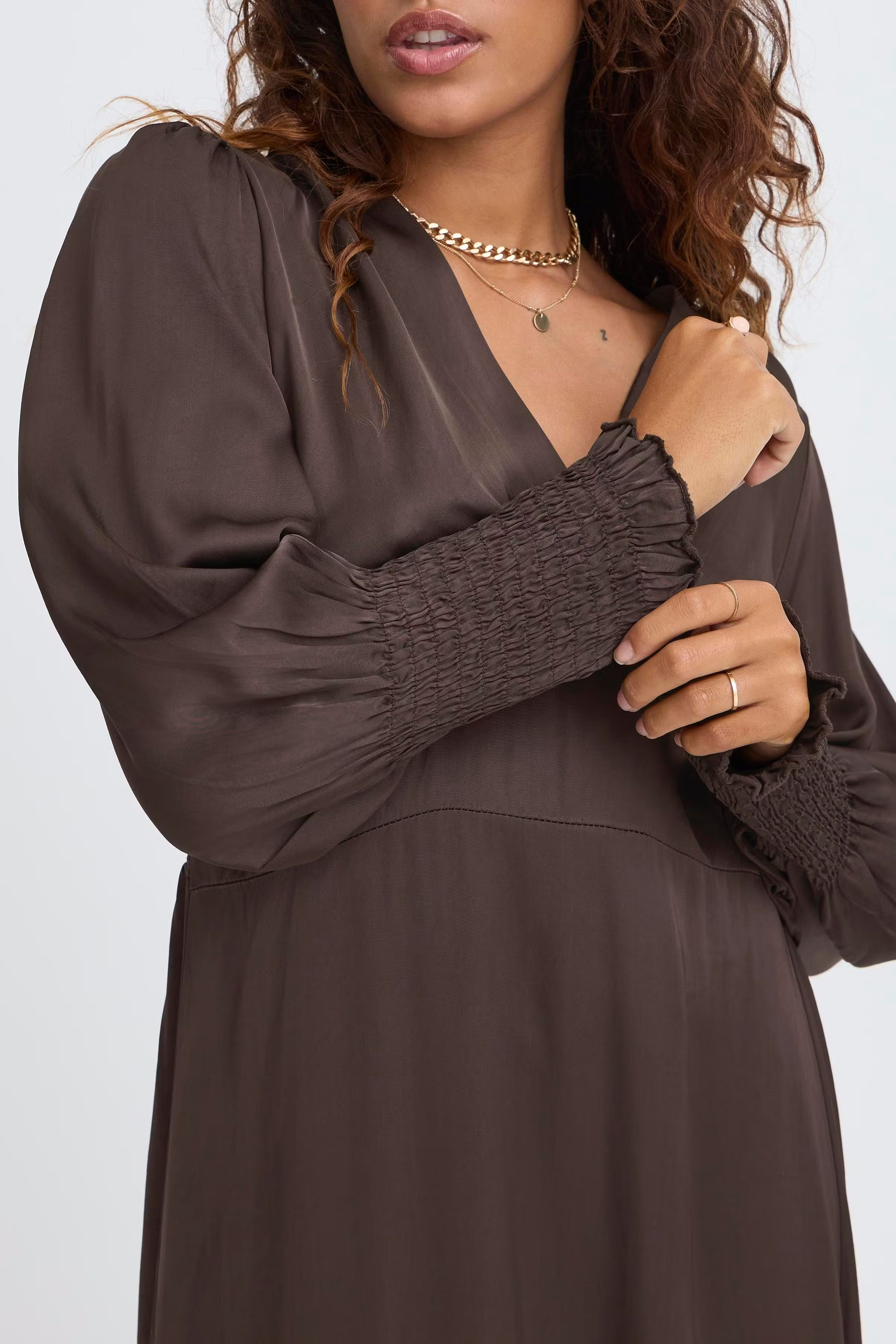 SBOLIVIA Kjole LOOKBOOK DETAIL 22101104-191109