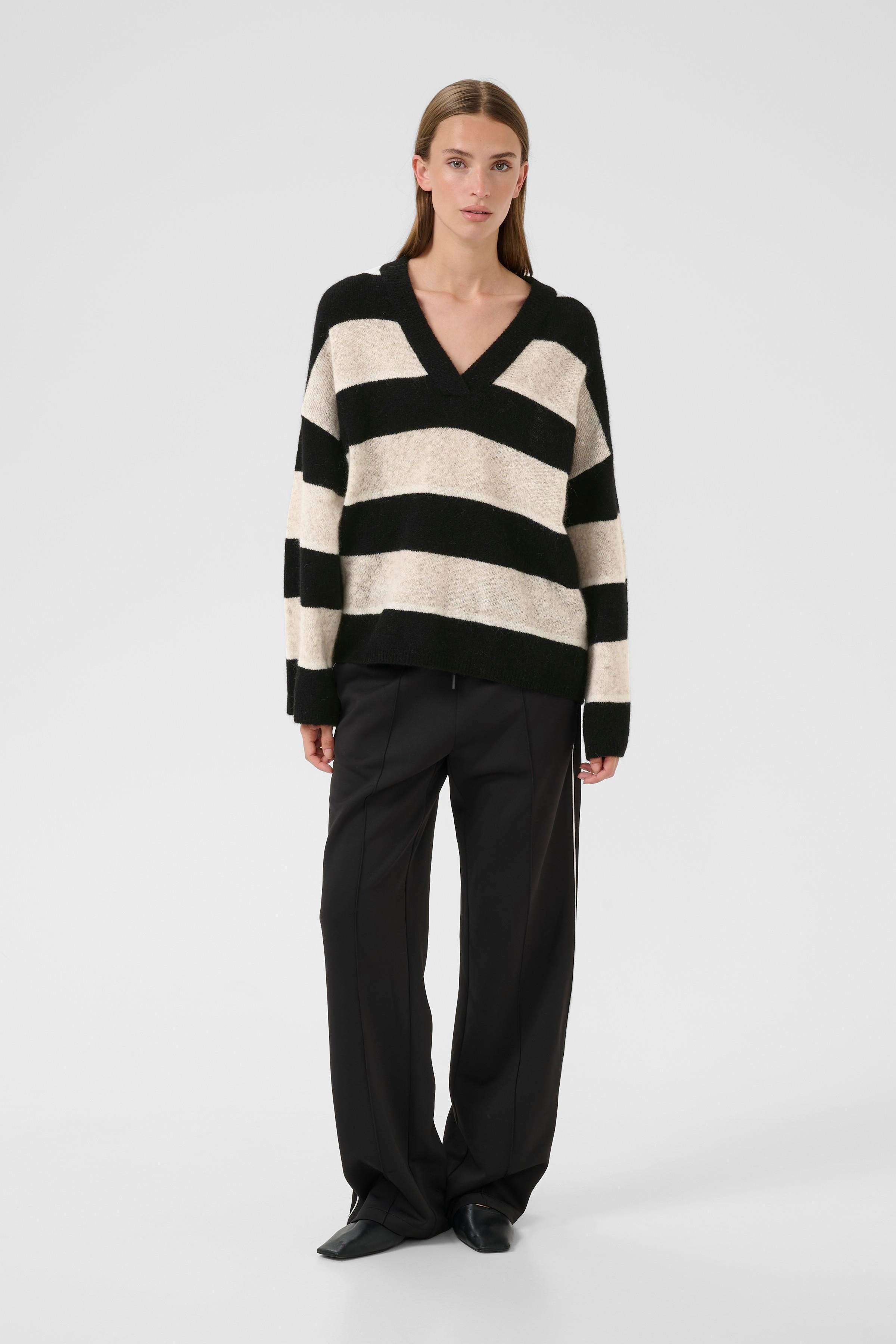 KBZelda Pullover LOOKBOOK FRONT 10105601-108562