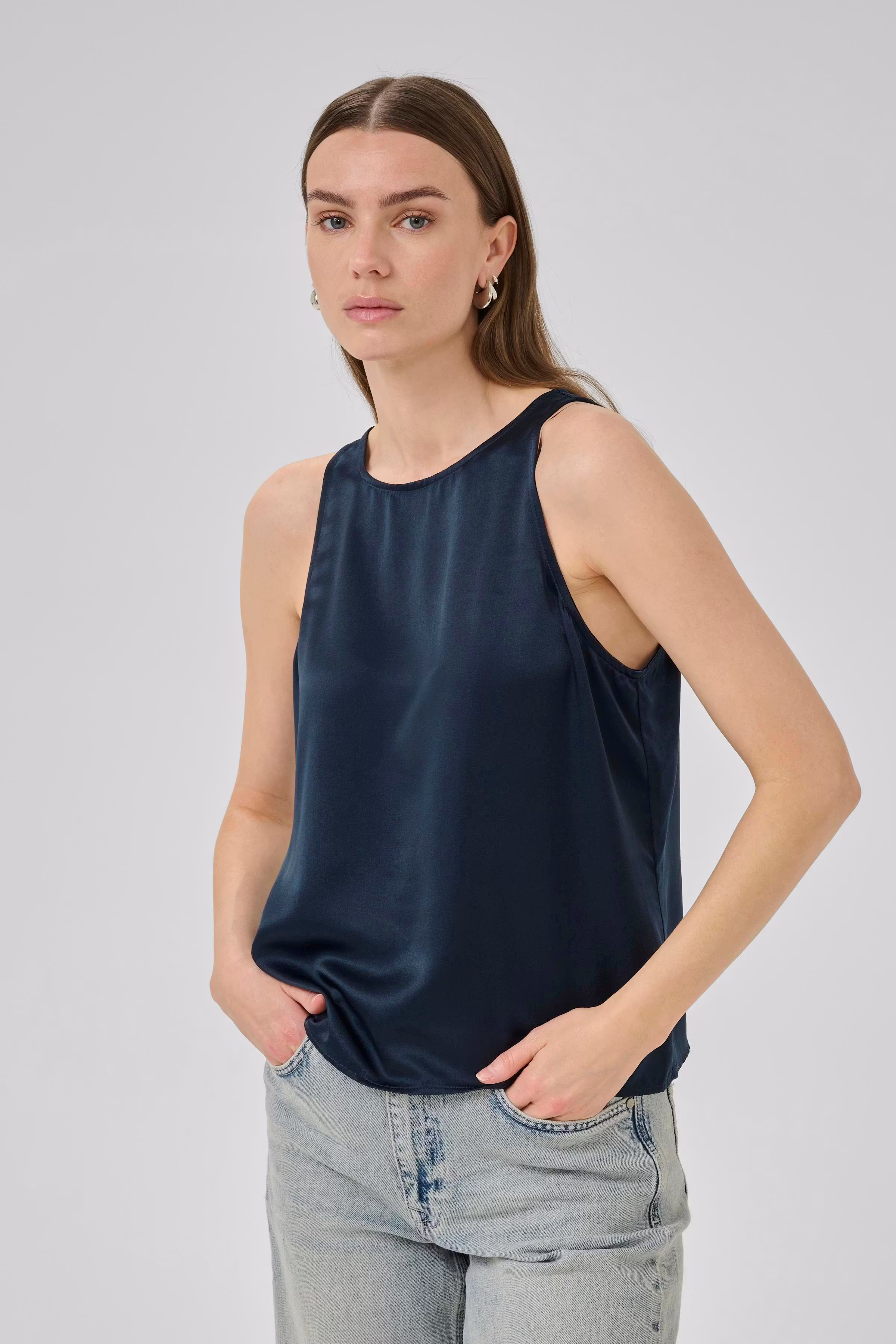 EstelleMW Top LOOKBOOK FRONT 10705226-194109