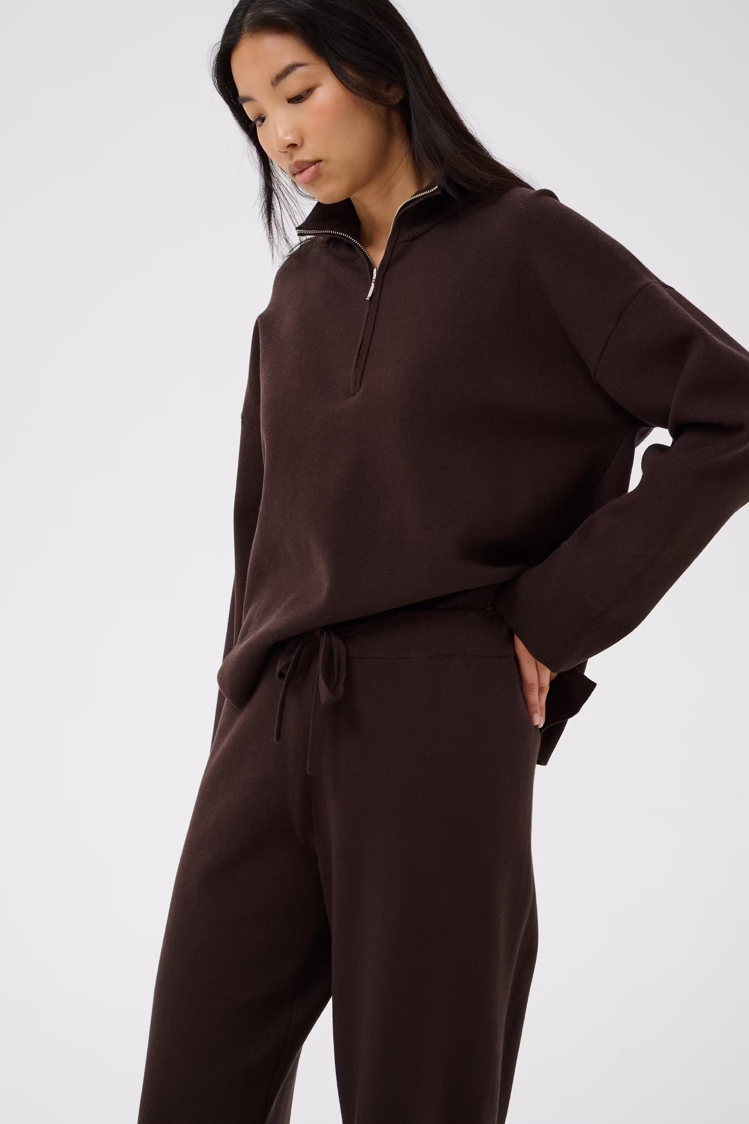 KatriePW Hose LOOKBOOK DETAIL 30310876-191106