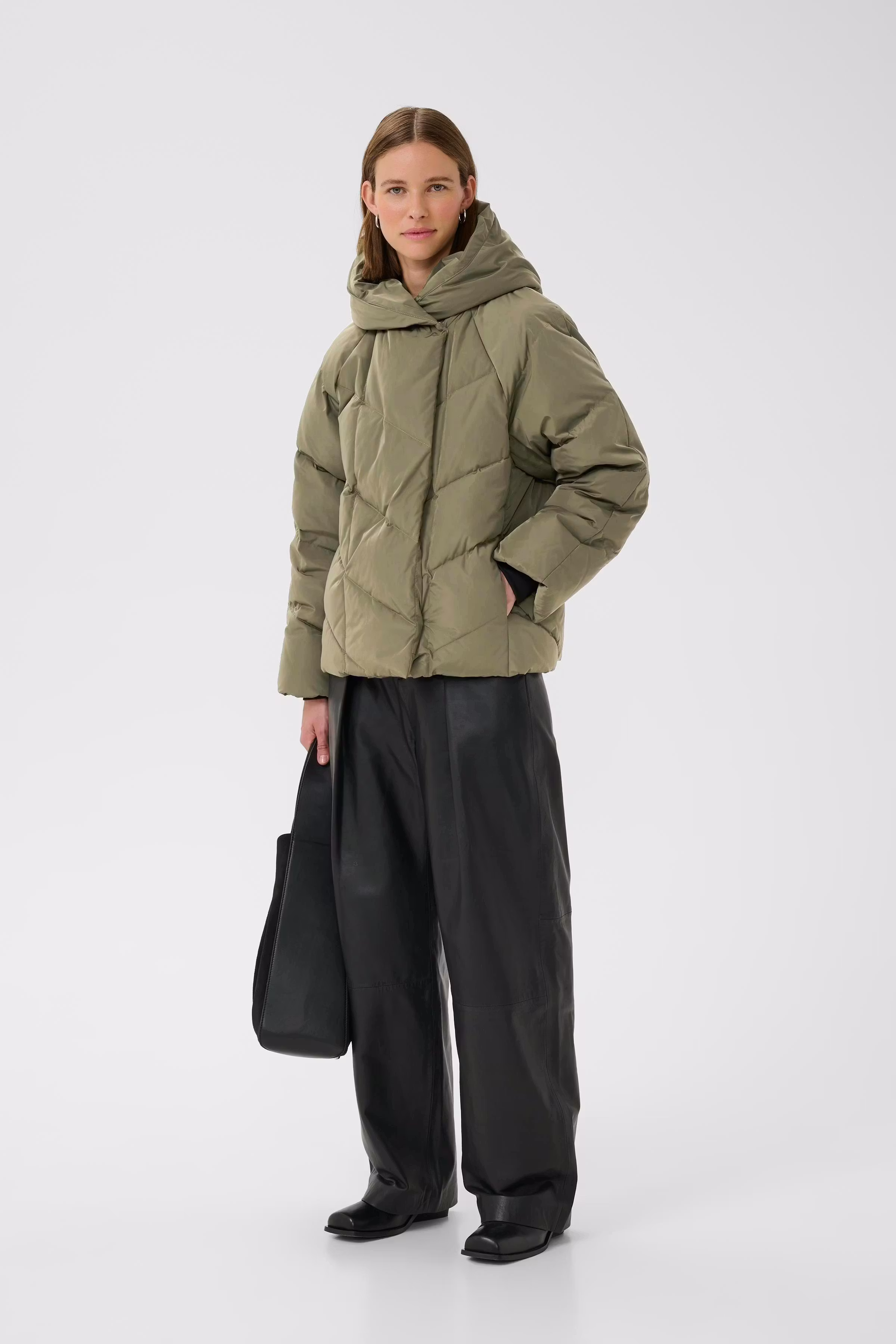 YazIW Short down Coat LOOKBOOK FRONT 30110619-190512