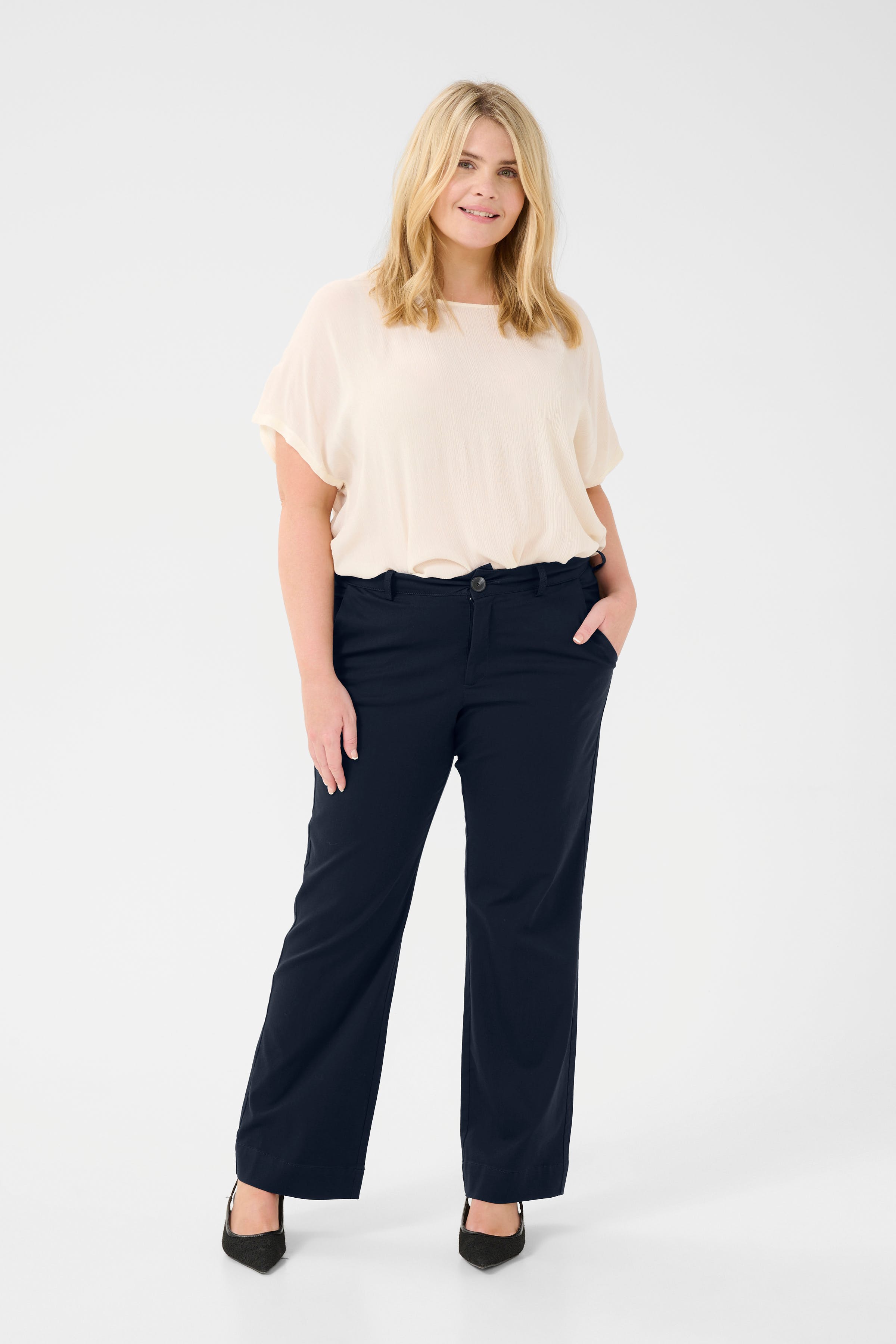 KCleana Flared Trousers LOOKBOOK FRONT 10582015-194020
