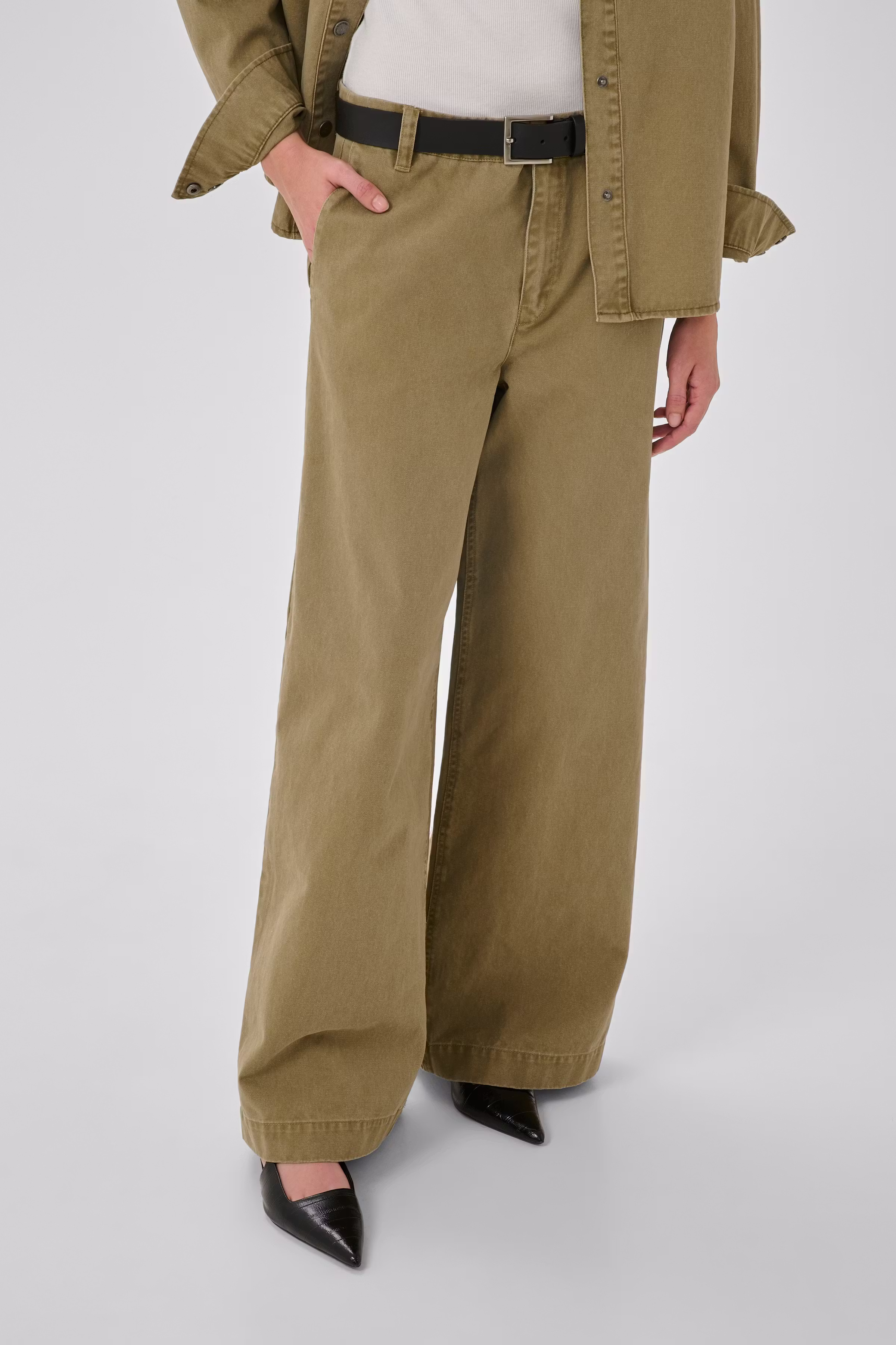 MWLisva Wide jeans LOOKBOOK FRONT 10705437-109138