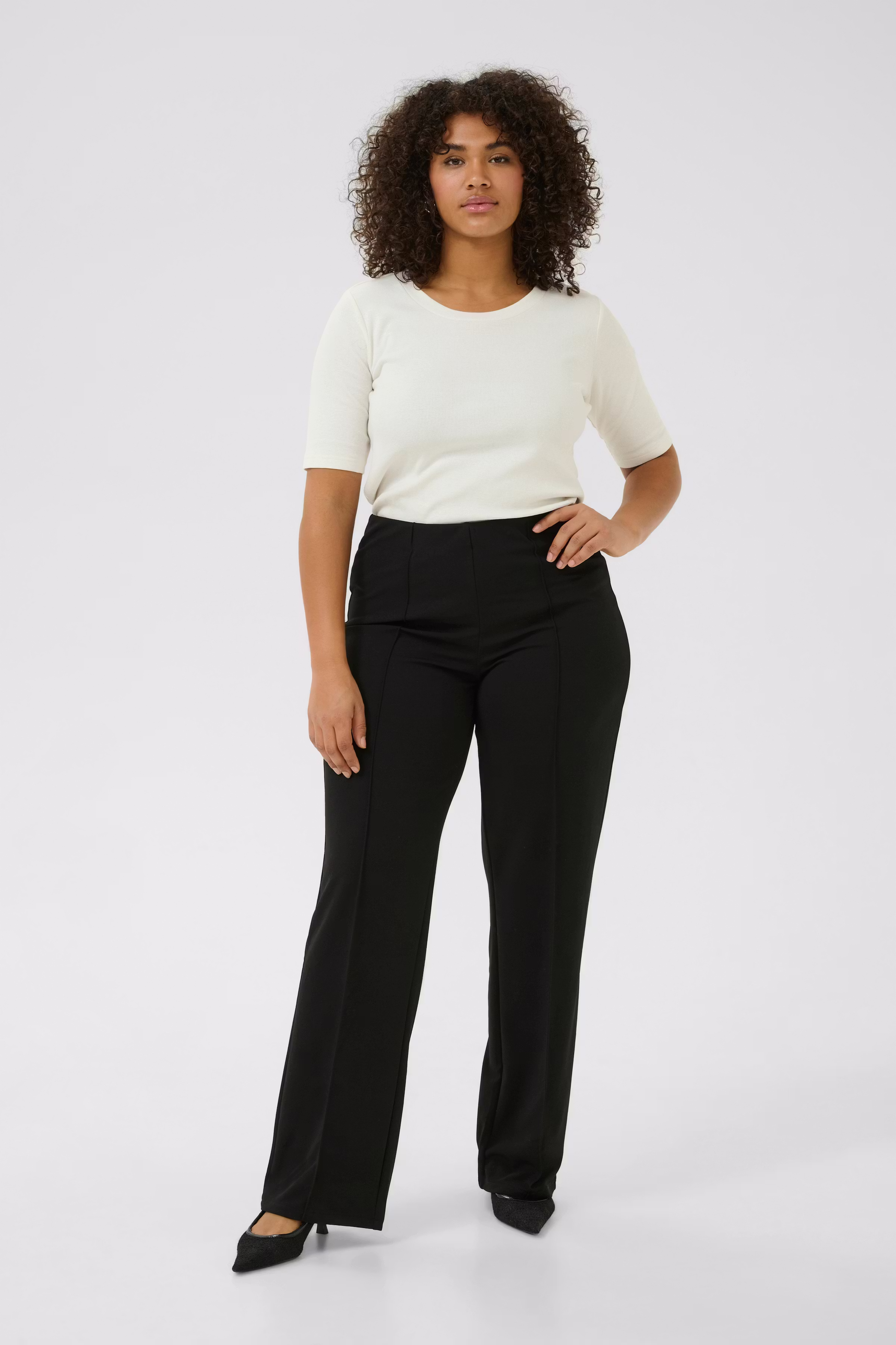 KCathena Hose LOOKBOOK FRONT 10583359-100121