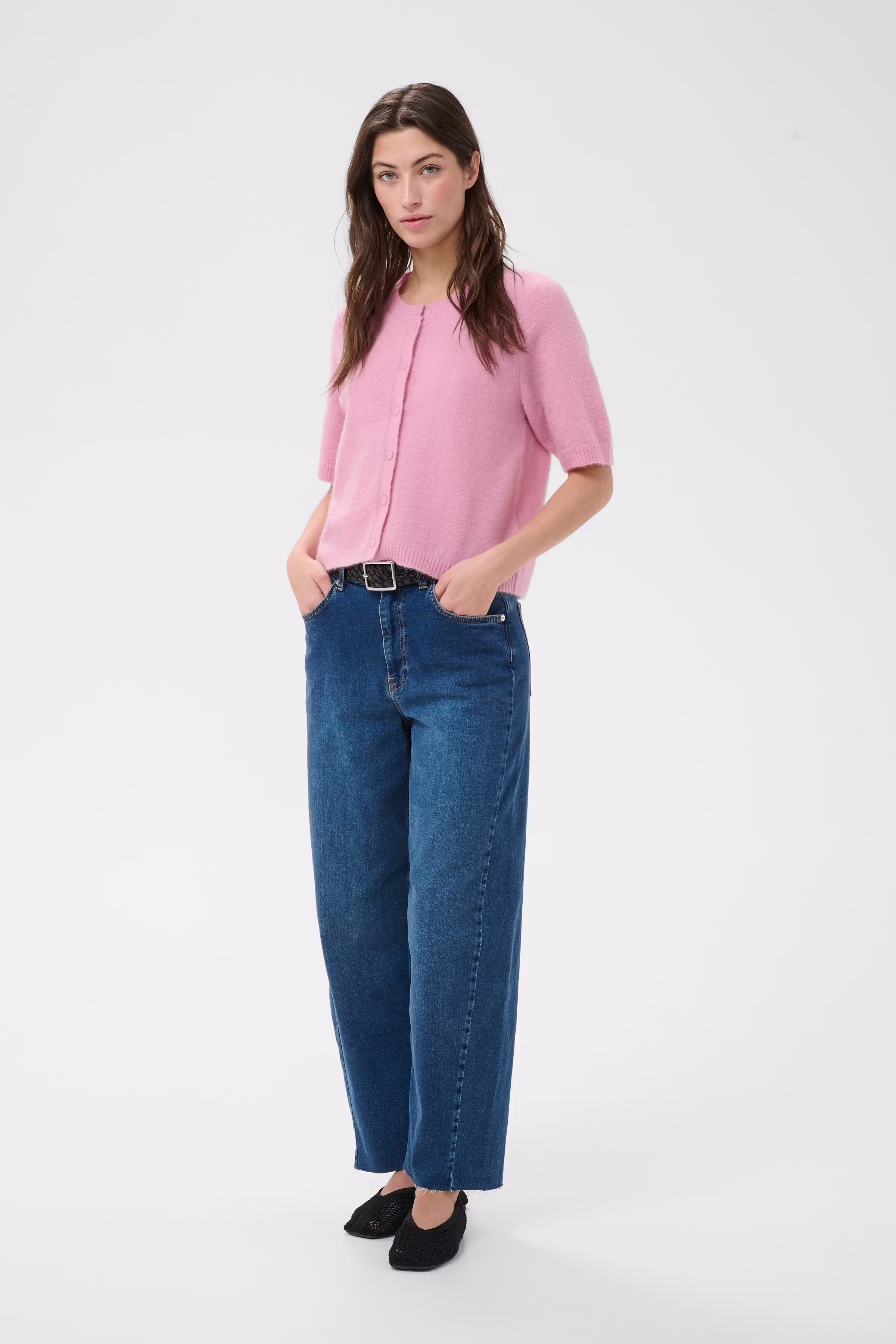 AnishaPW Cardigan LOOKBOOK FRONT 30310399-142307