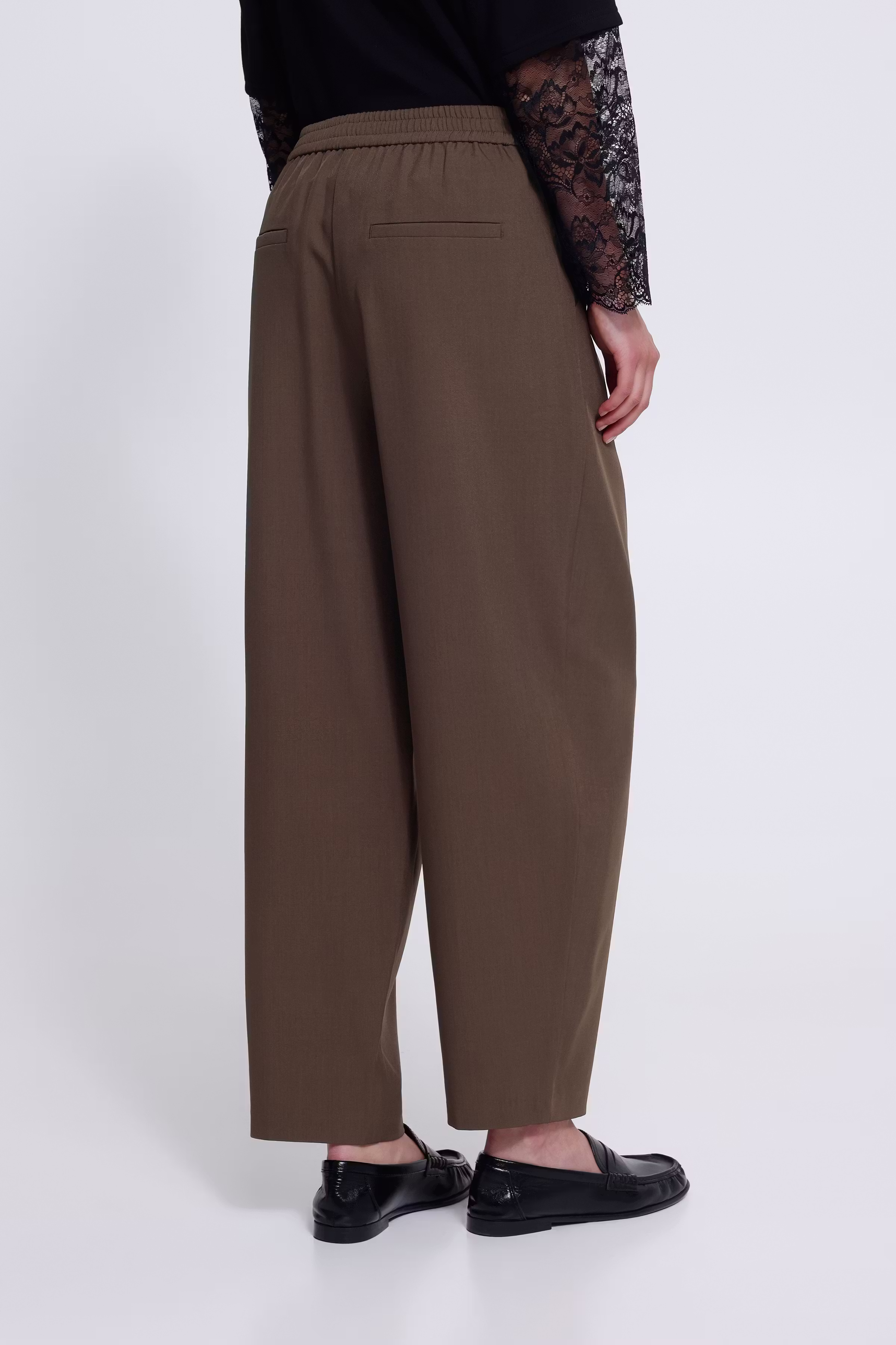 IHFAVA Barrel Broek LOOKBOOK BACK 20125681-1908141