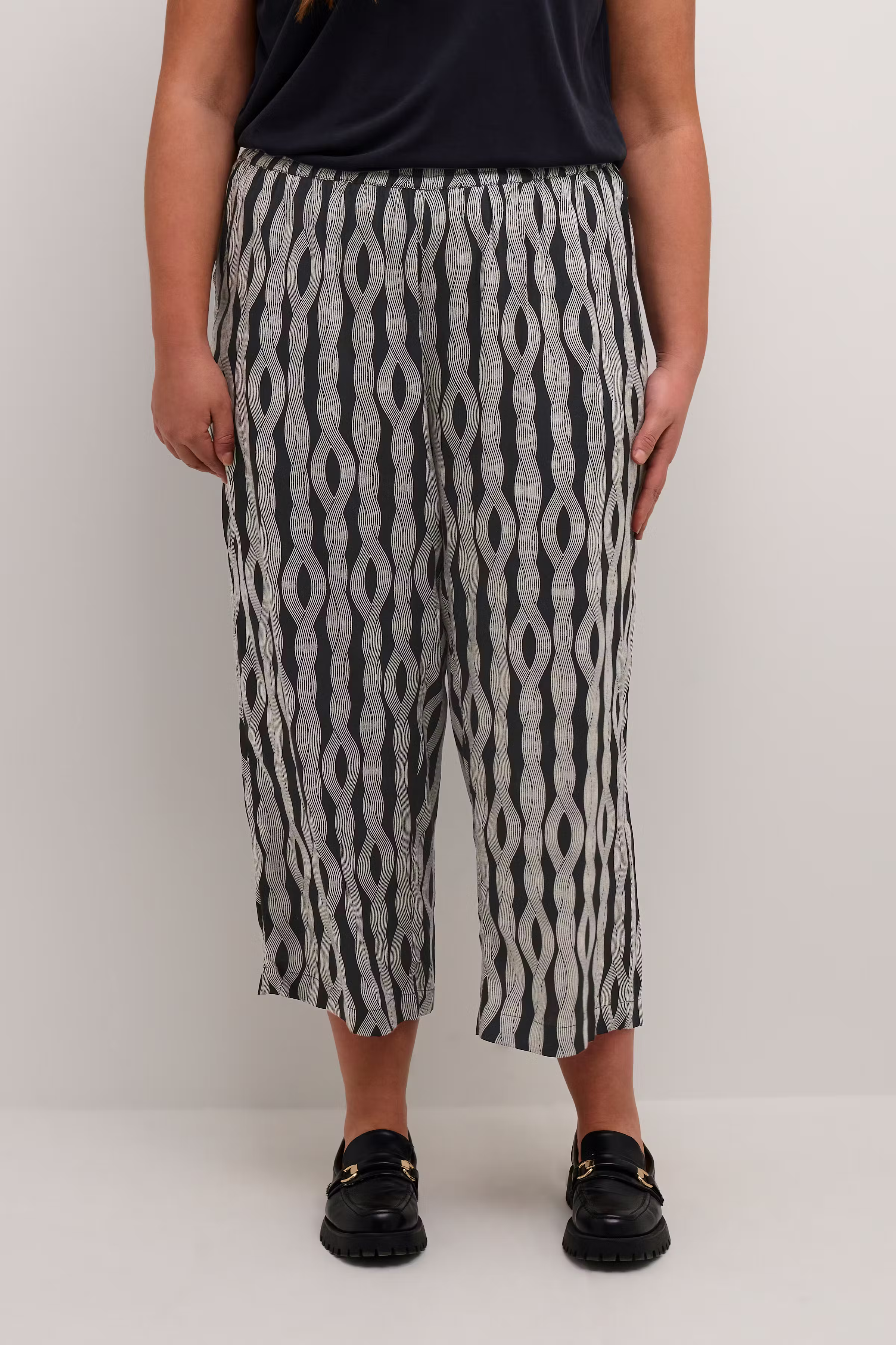 KCsanna Trousers LOOKBOOK FRONT 10582519-106143