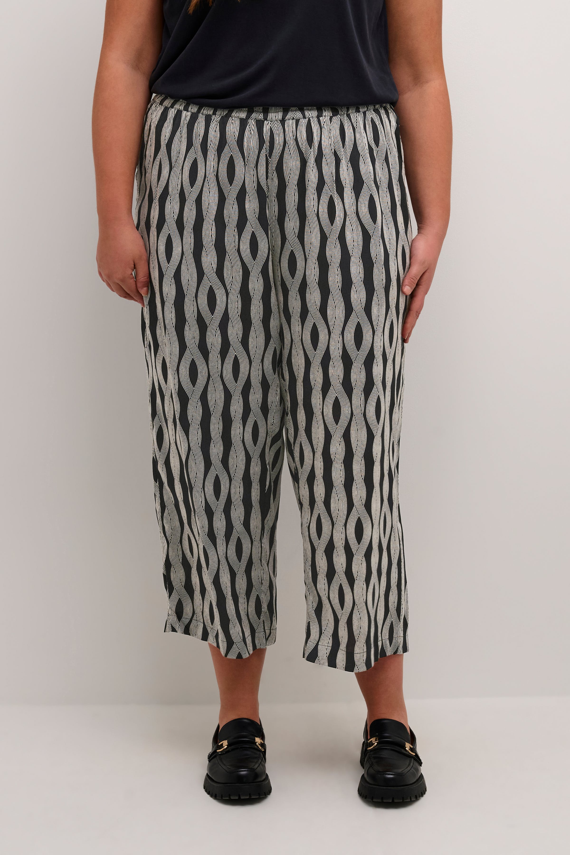 KCsanna Trousers LOOKBOOK FRONT 10582519-106143