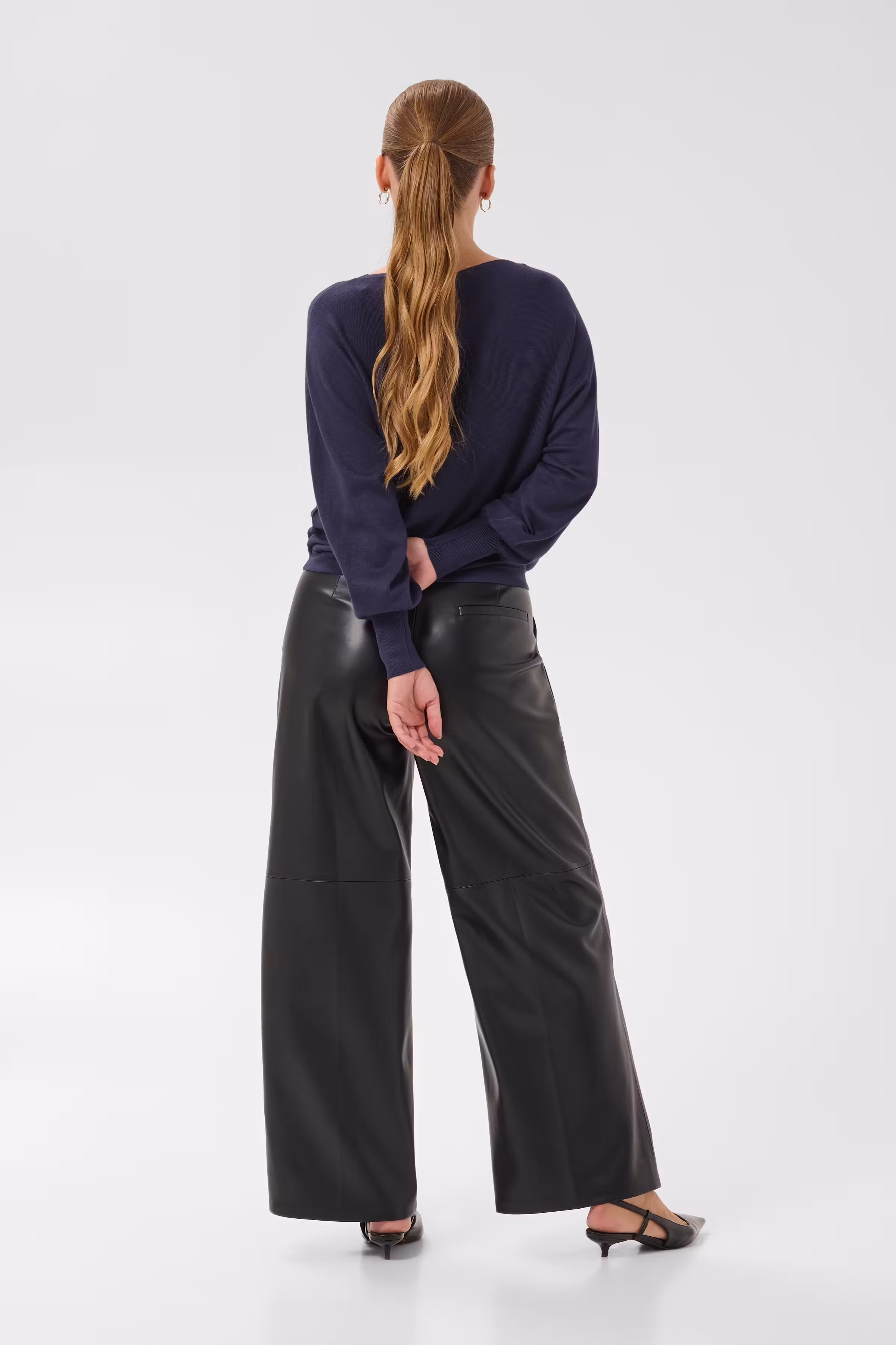 KAlizza Pullover LOOKBOOK BACK 10512585-193927
